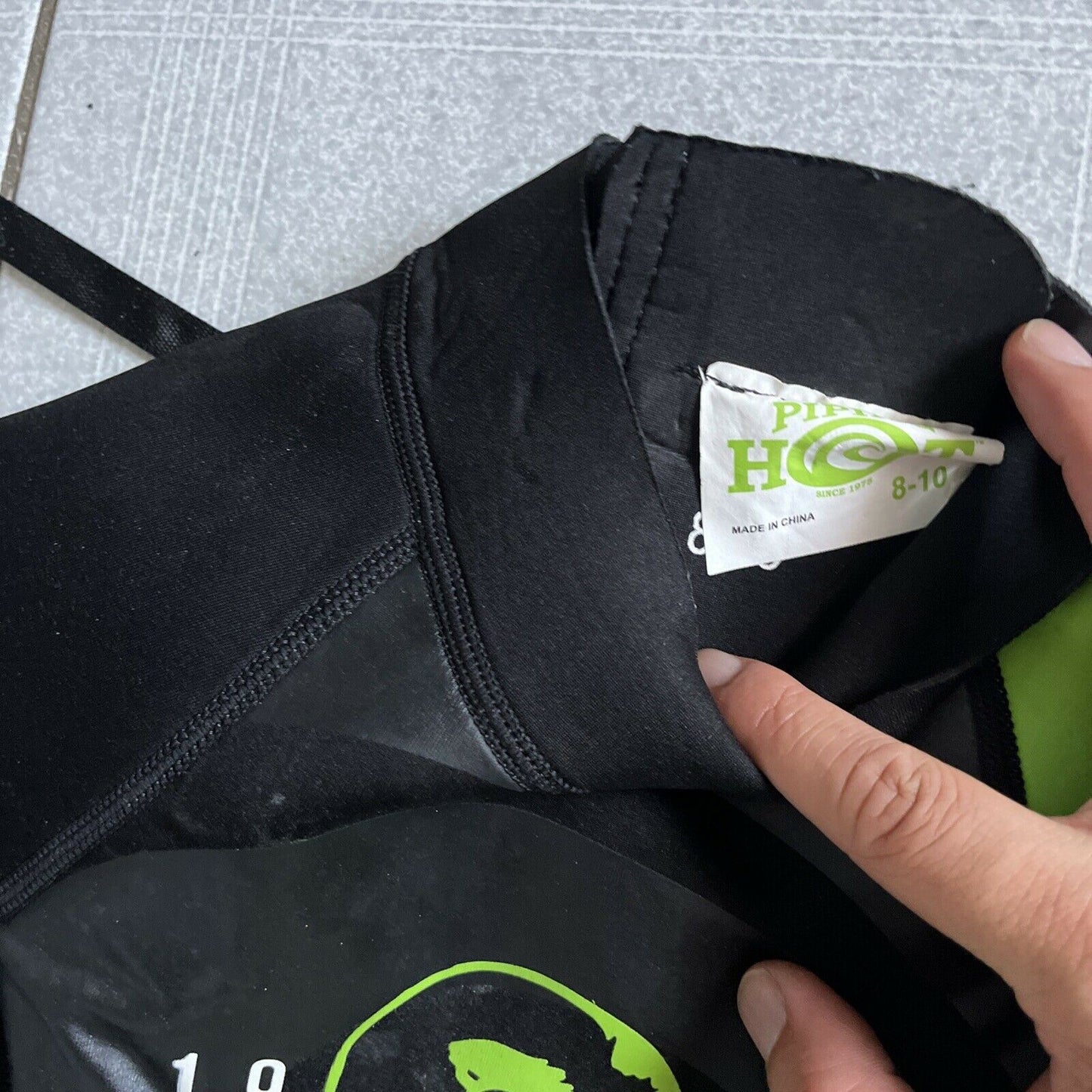 Piping Hot Green/black Wetsuit Size 8-10