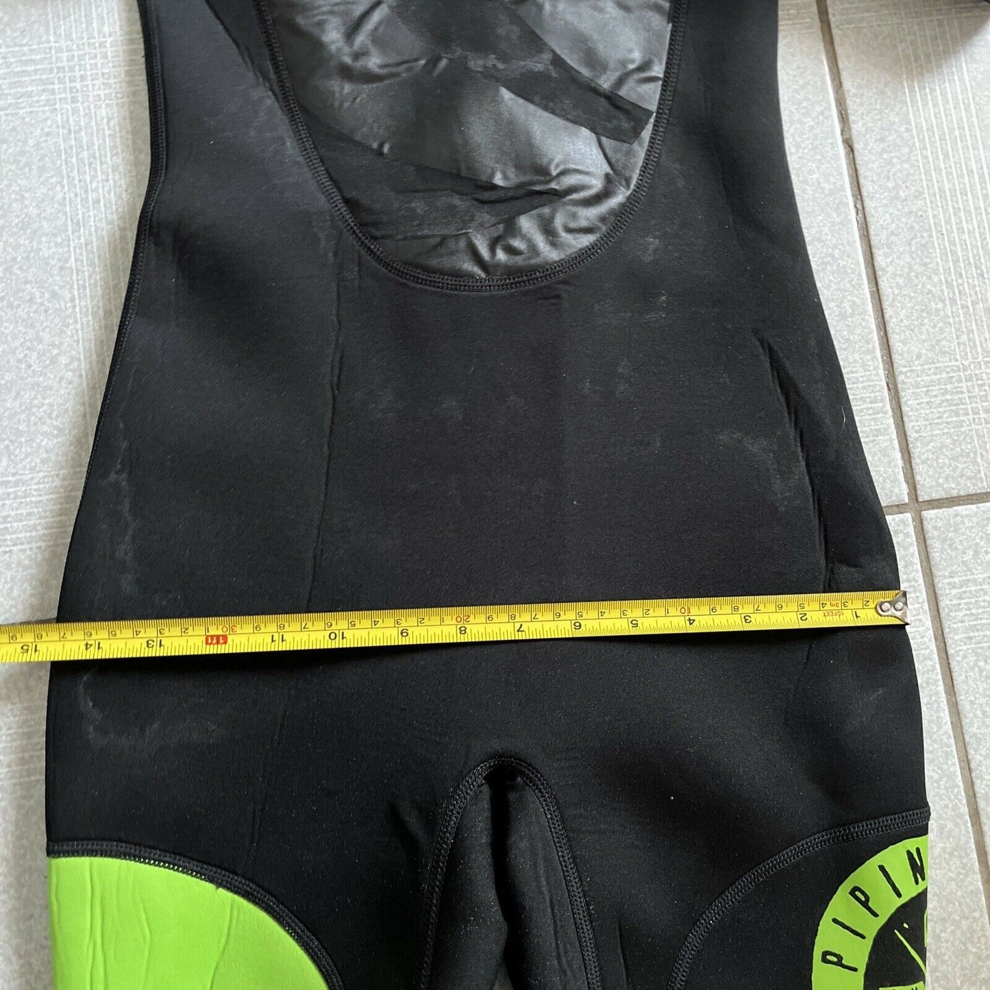 Piping Hot Green/black Wetsuit Size 8-10