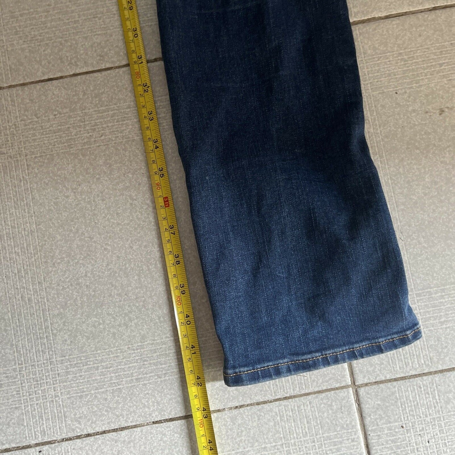 Levi Strauss & Co - 312 Shaping Slim Women's Jeans Size 29