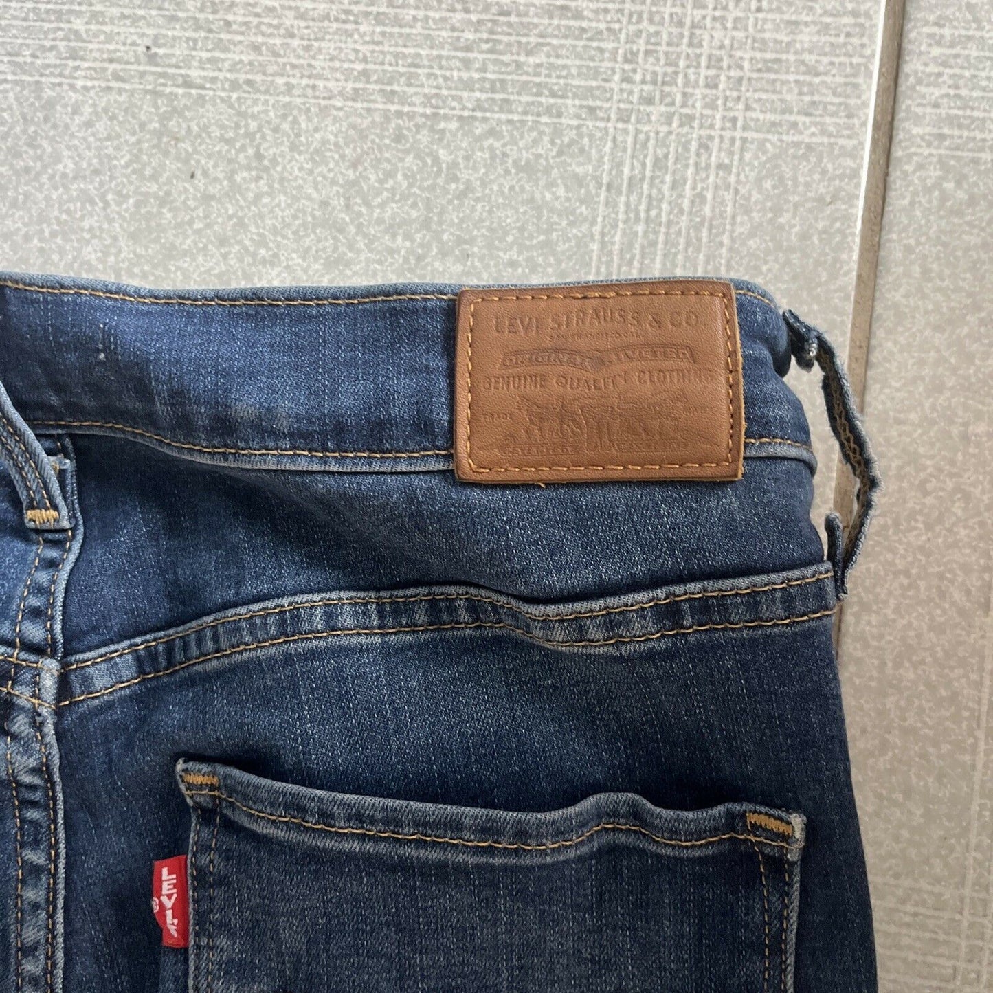 Levi Strauss & Co - 312 Shaping Slim Women's Jeans Size 29