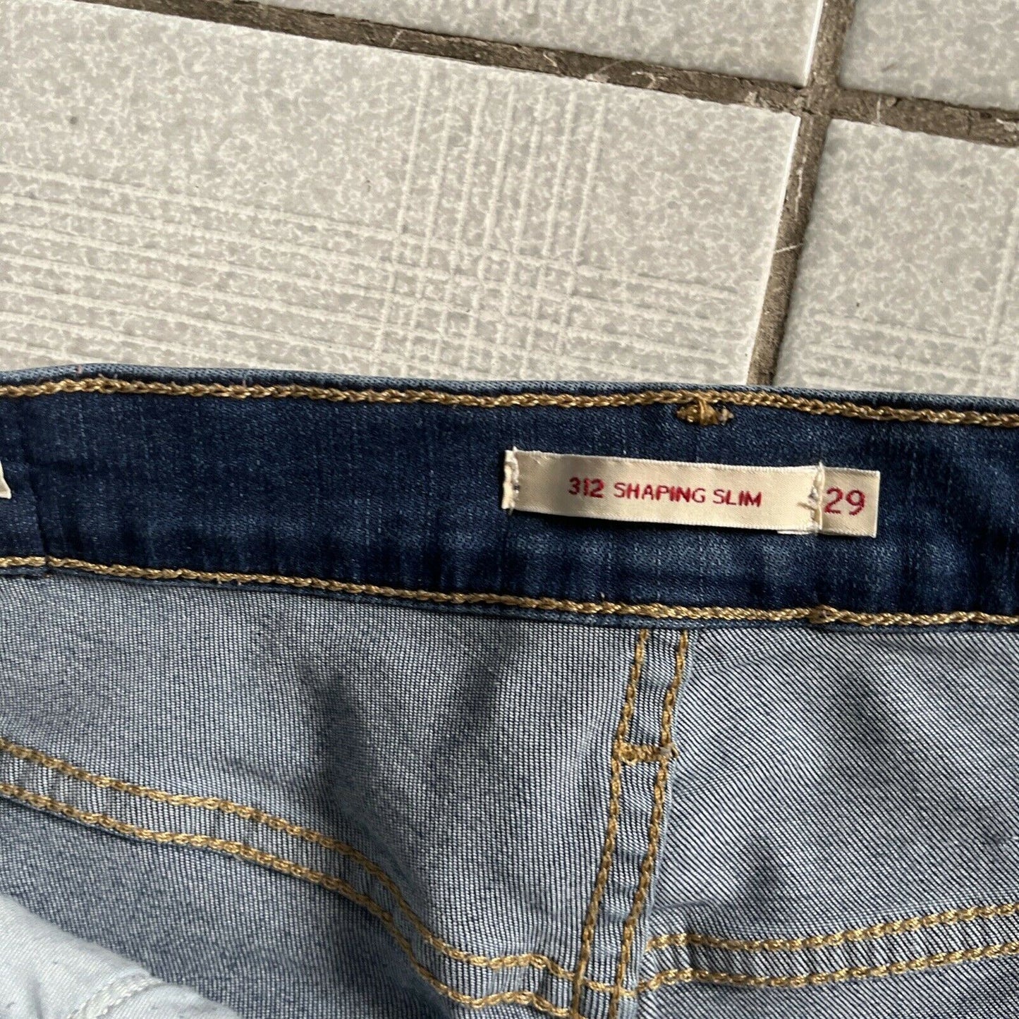 Levi Strauss & Co - 312 Shaping Slim Women's Jeans Size 29