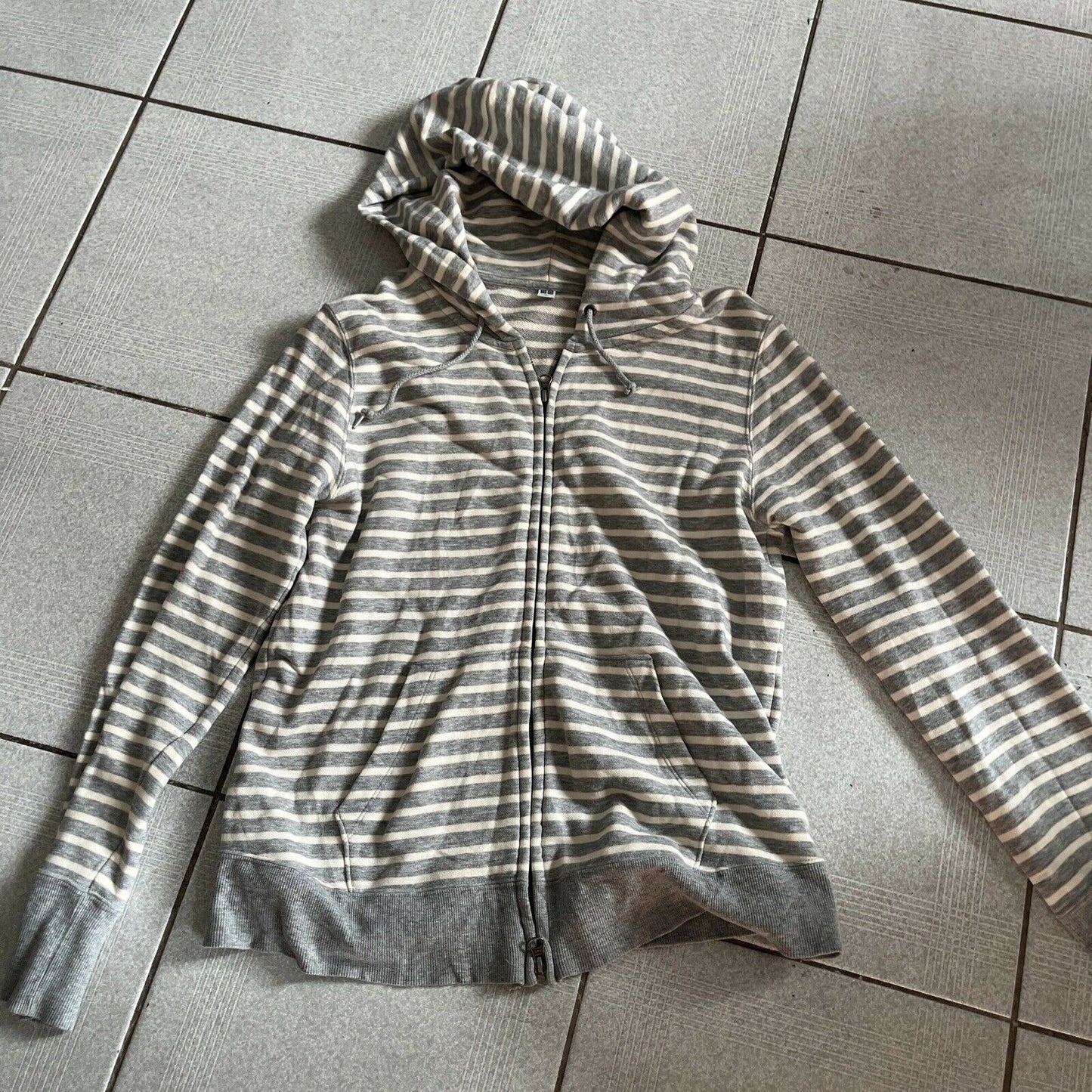 Uniqlo Hoodie XL Size Grey White Stripe Cotton Polyester