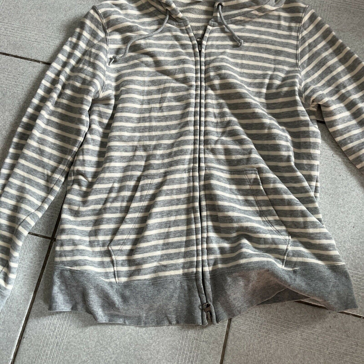 Uniqlo Hoodie XL Size Grey White Stripe Cotton Polyester