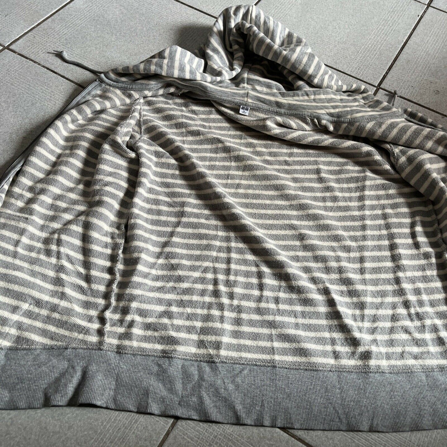 Uniqlo Hoodie XL Size Grey White Stripe Cotton Polyester