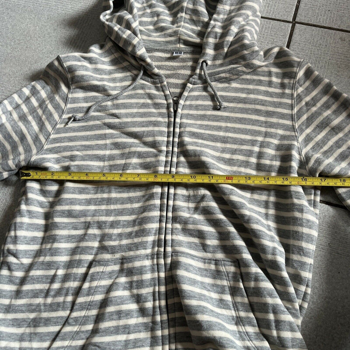 Uniqlo Hoodie XL Size Grey White Stripe Cotton Polyester