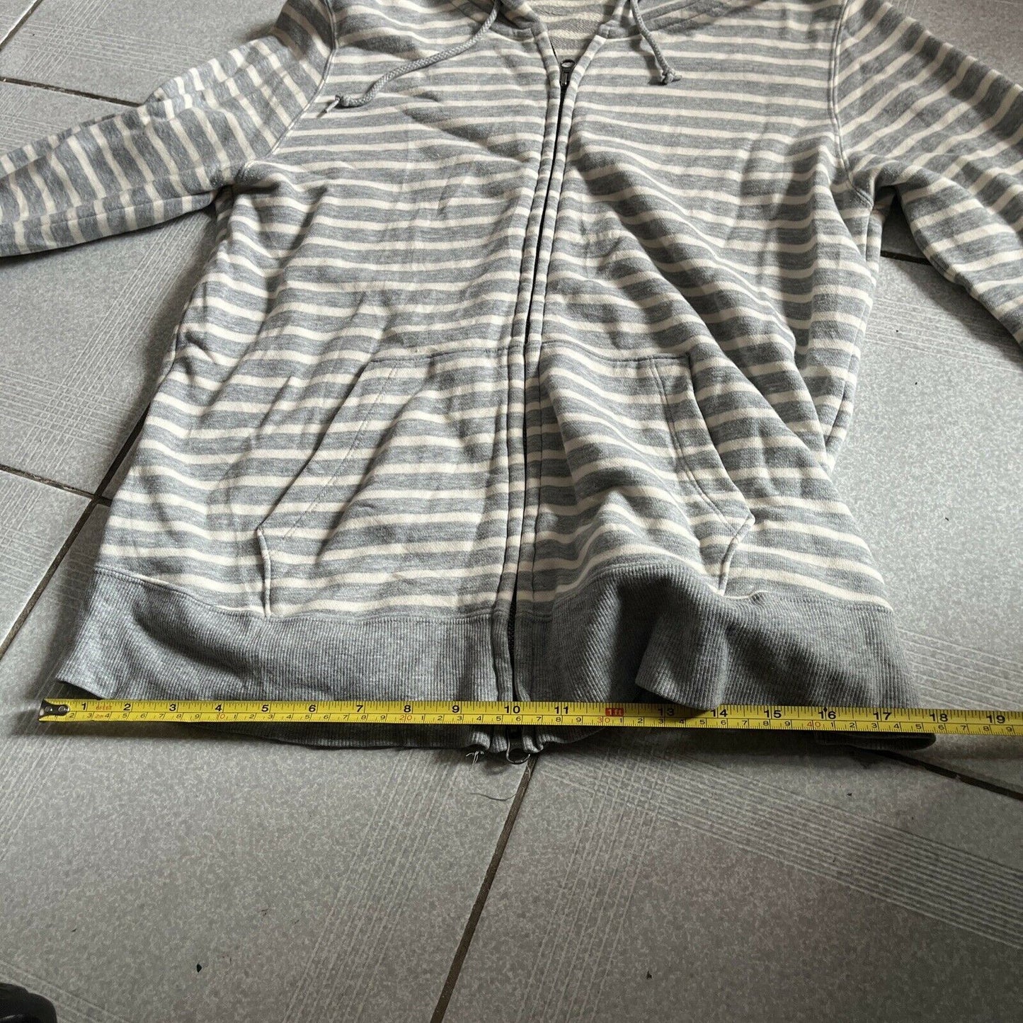 Uniqlo Hoodie XL Size Grey White Stripe Cotton Polyester