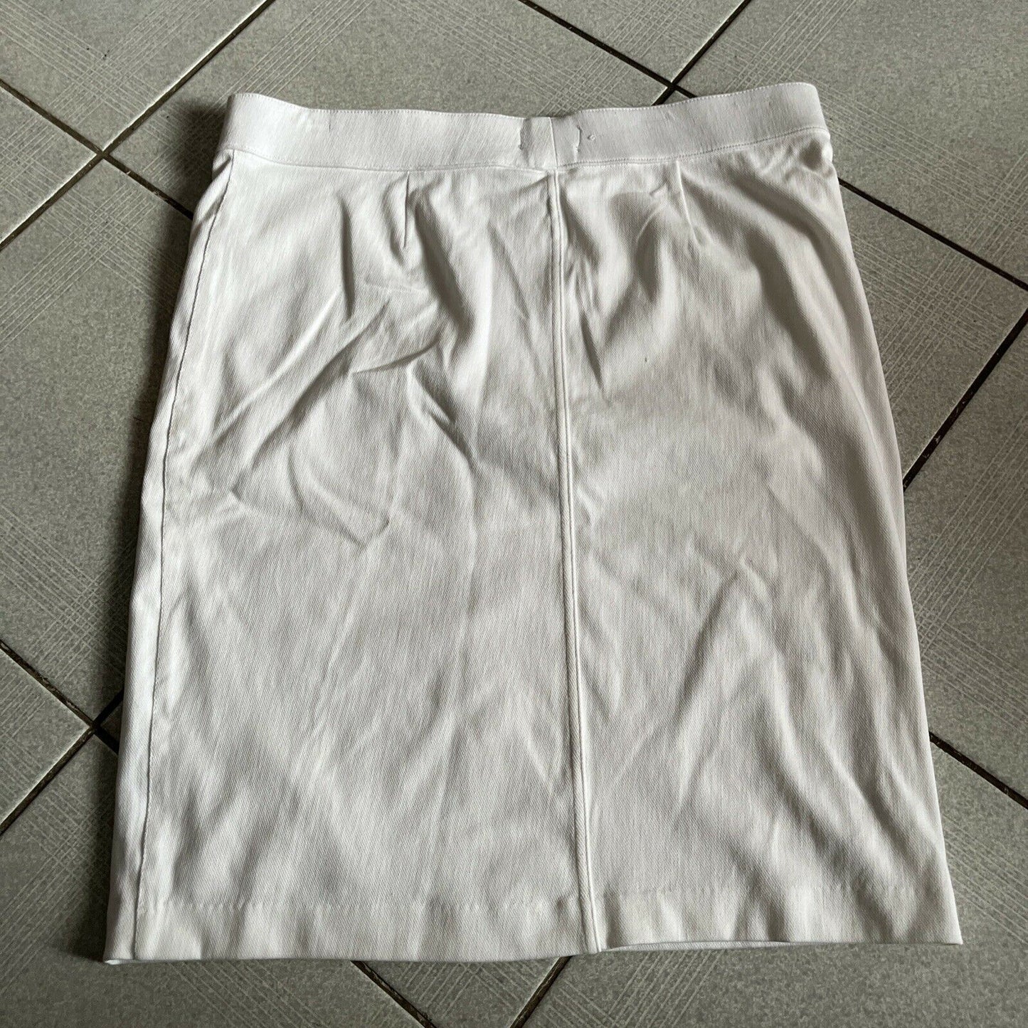 Sussan White Large Straight Skirt