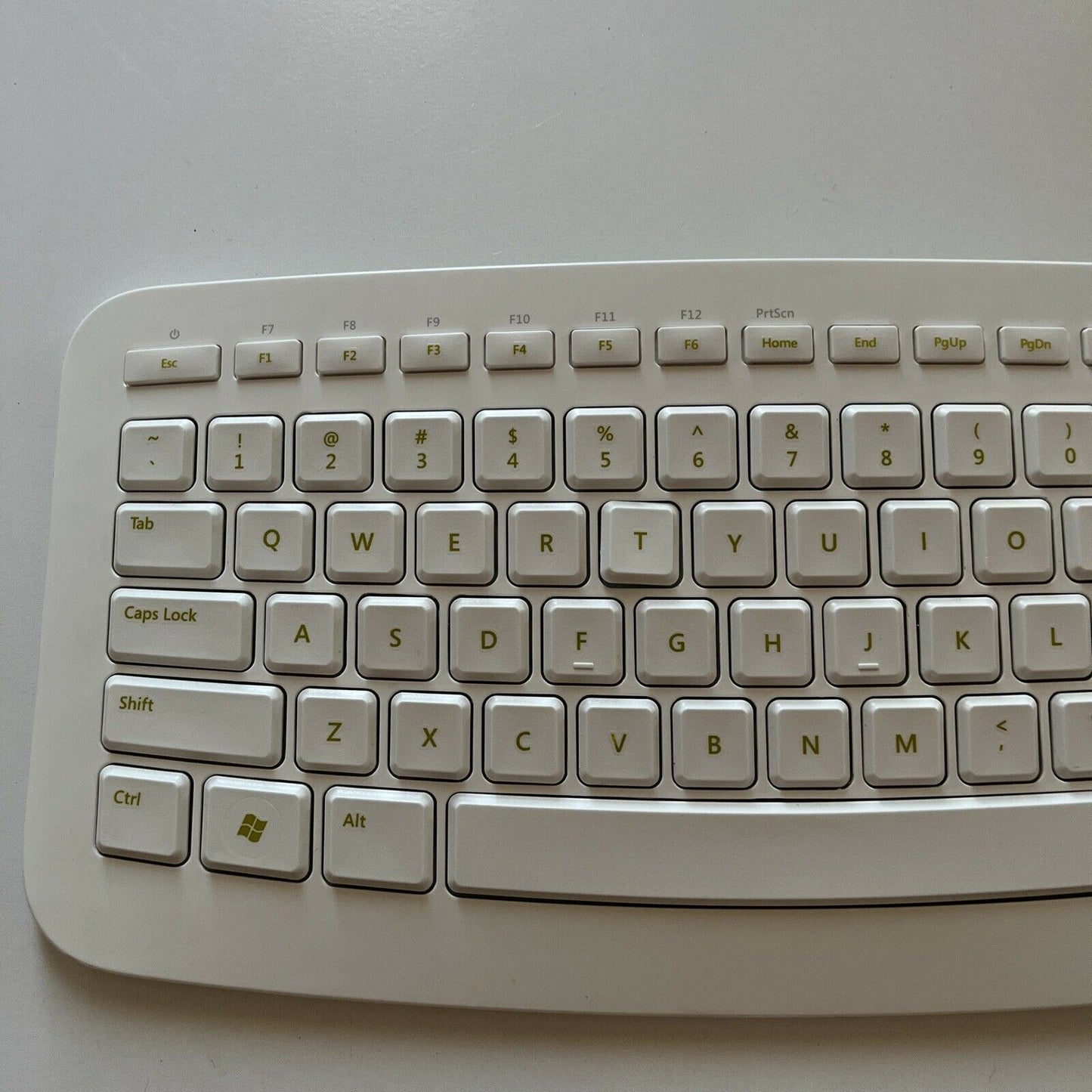 Microsoft Arc Wireless Keyboard Model 1392 White