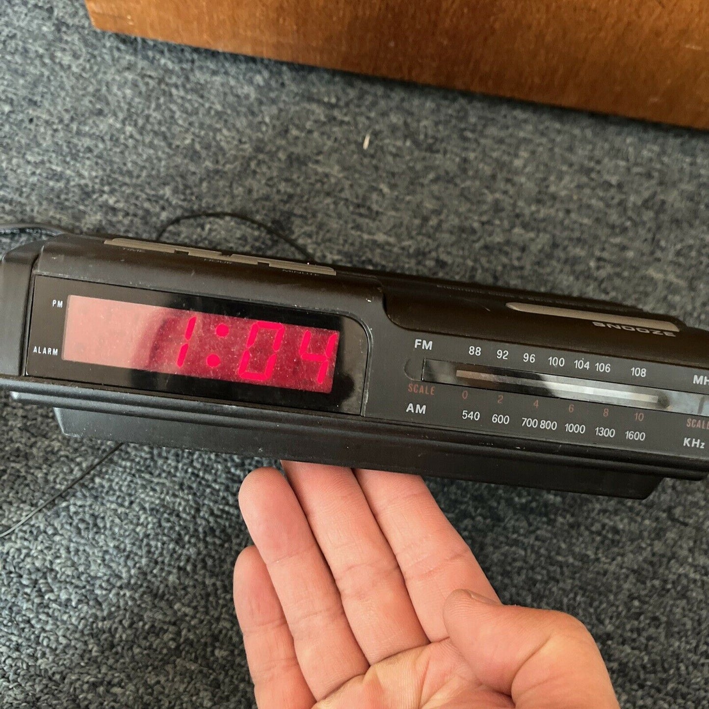 Sanyo Electronic Alarm Clock Radio AM/FM RM6011