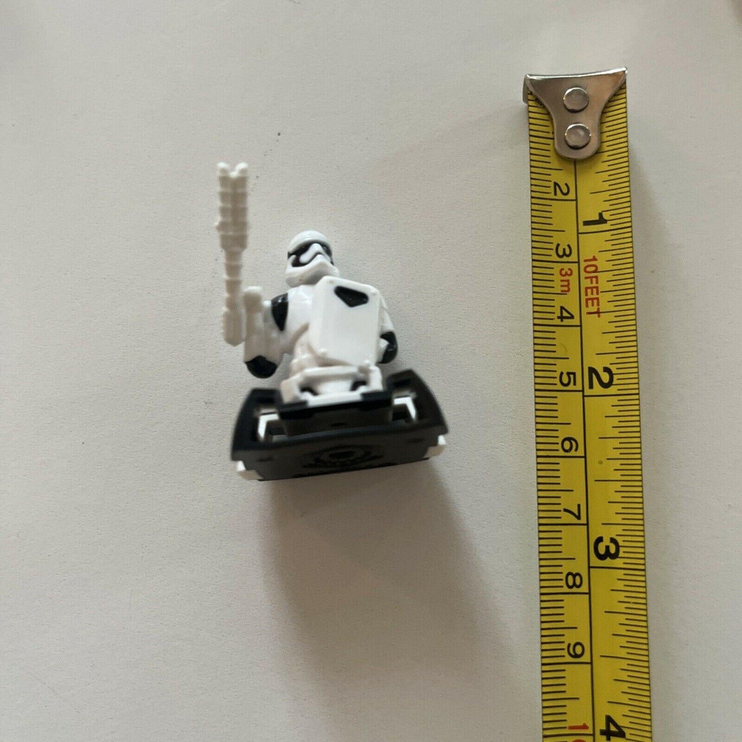 11x Star Wars Mini Figurines Kinder Joy Lucasfilm