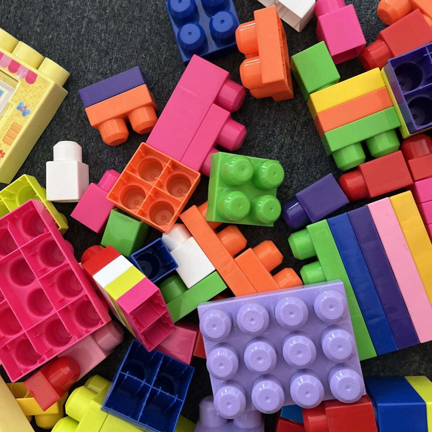 Mega Bloks Various Blocks 1.7kg Bulk Lot with Thomas the Tank Bag