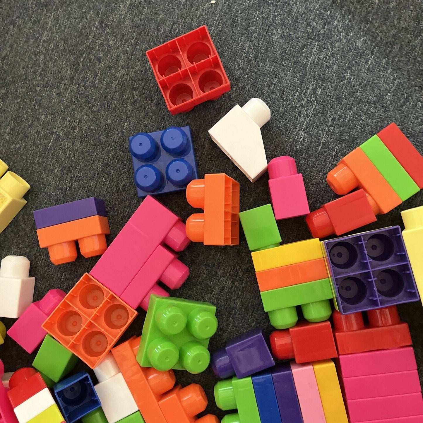 Mega Bloks Various Blocks 1.7kg Bulk Lot with Thomas the Tank Bag