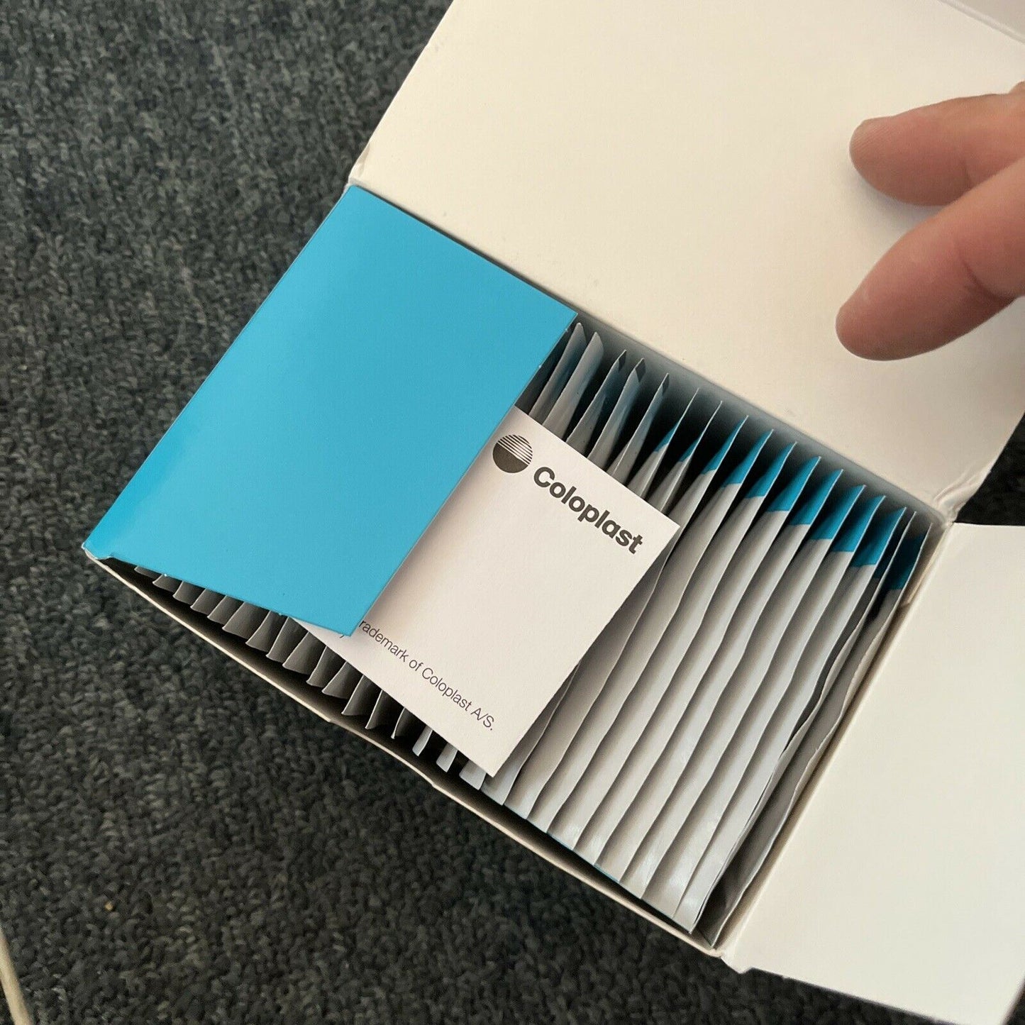 180x Coloplast Ostomy Bag SenSura mio & 150 Brava Skin Barrier Wipe