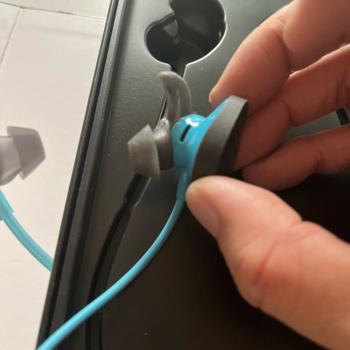 Bose SoundSport Bluetooth Wireless Earphone In-Ear Headphone Mint Condition