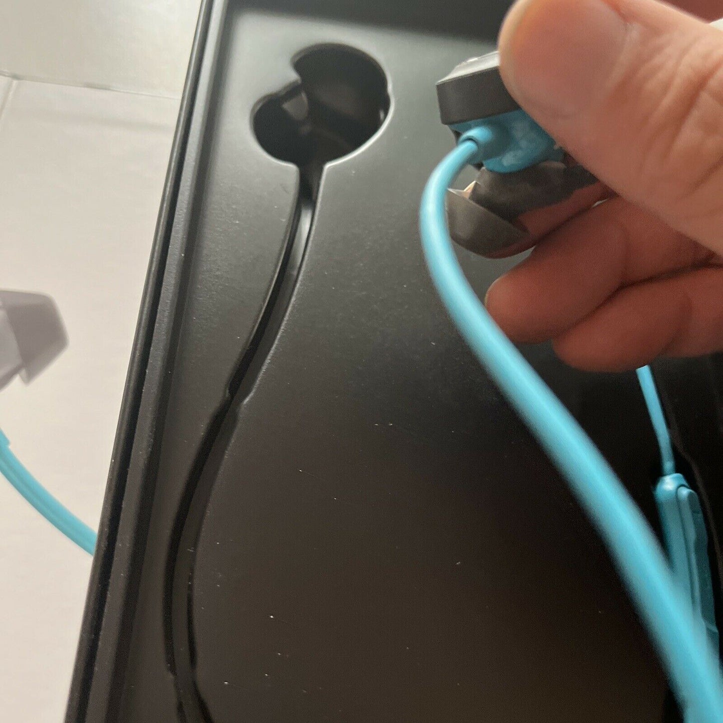 Bose SoundSport Bluetooth Wireless Earphone In-Ear Headphone Mint Condition