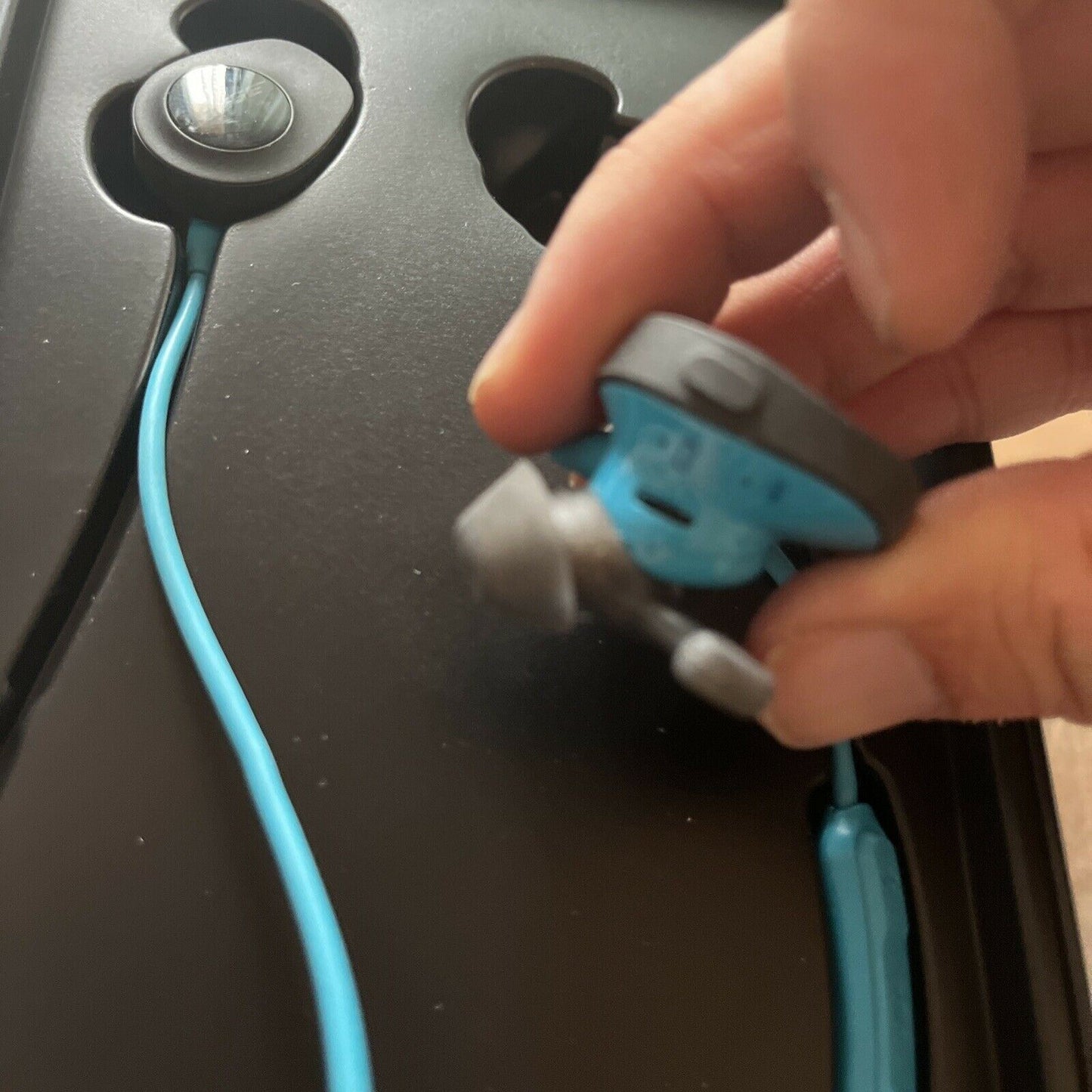 Bose SoundSport Bluetooth Wireless Earphone In-Ear Headphone Mint Condition