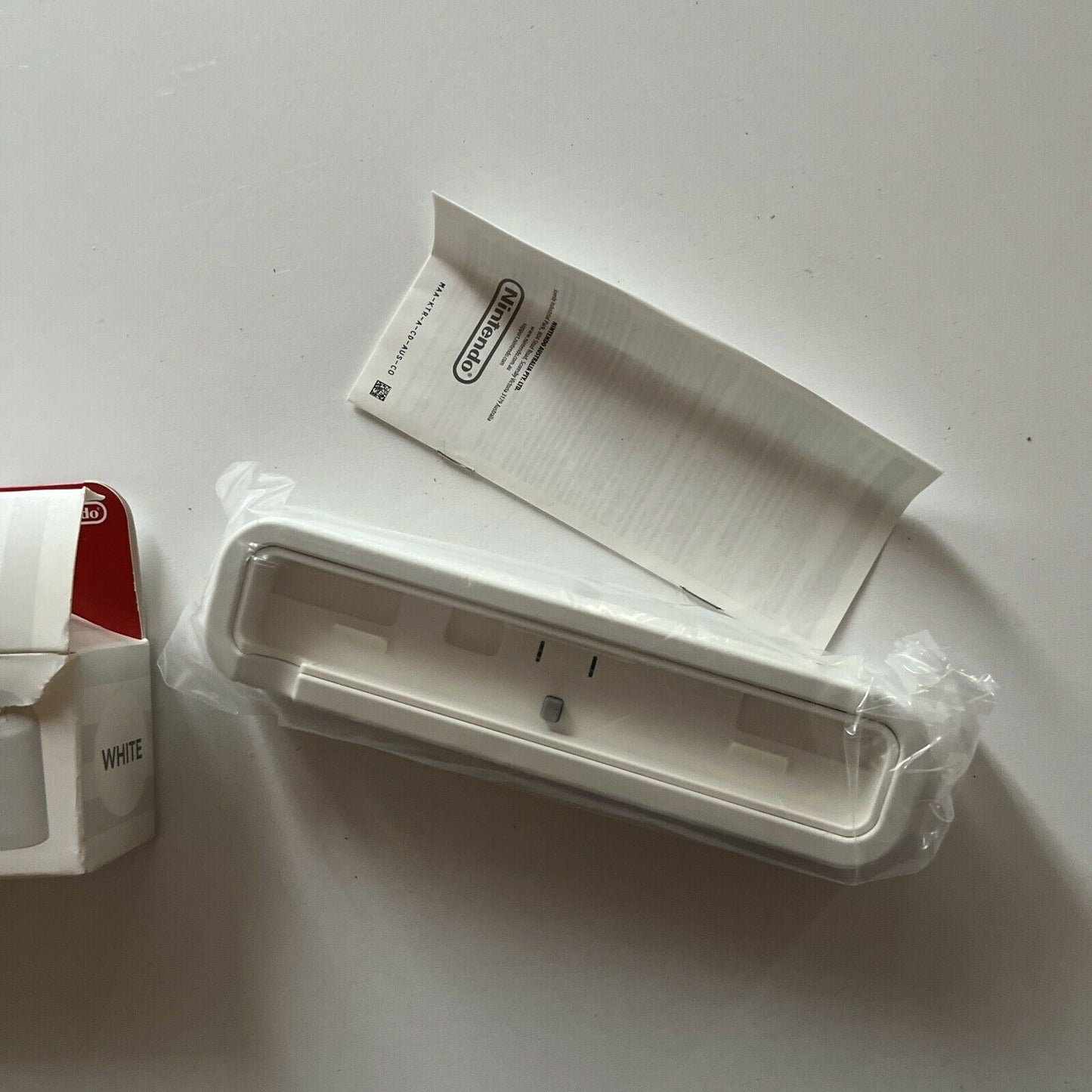 New Nintendo 3DS Charging Cradle (White) Easy Charging Compact - Genuine In Box