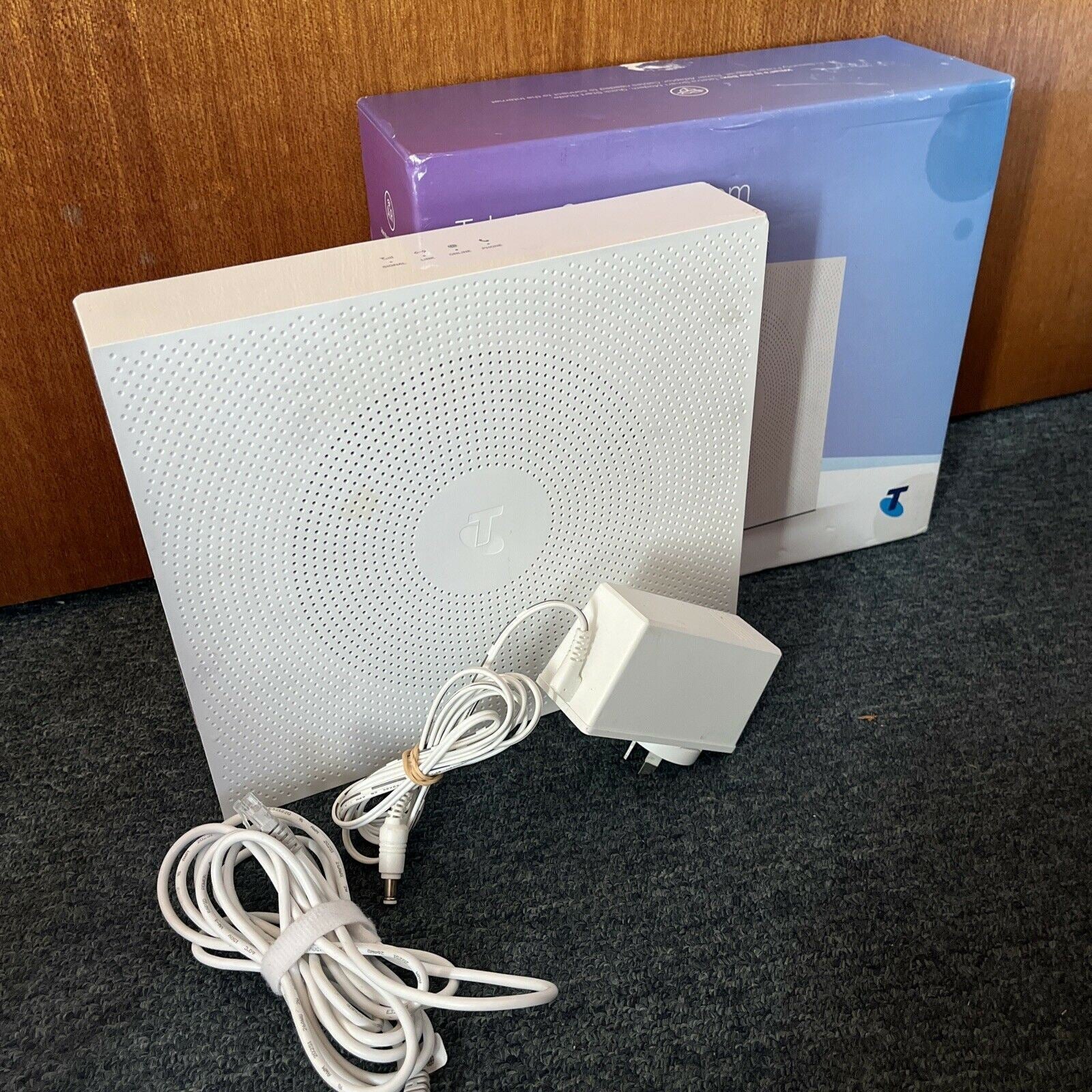 Telstra Smart Wireless Modem Router Technicolor DJA0230 ADSL2+ NBN Com ...