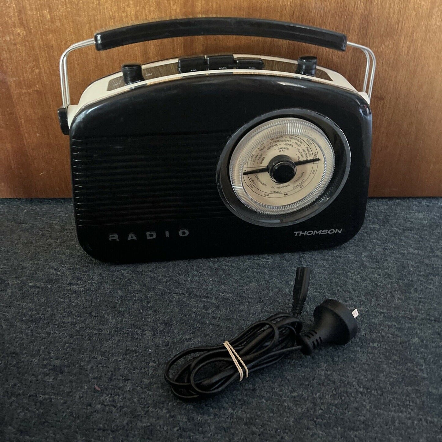 Thomson Retro AM/FM Radio Model DR70R