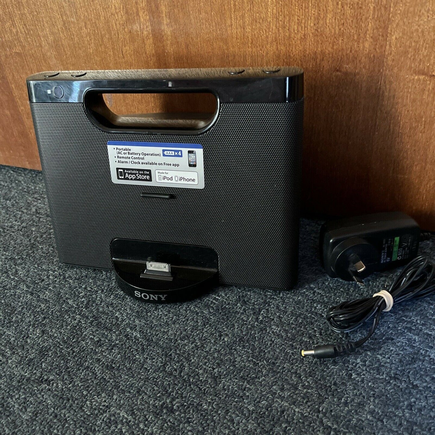 Sony Personal Audio Docking System RDP-M7iP for 30 pin iPod