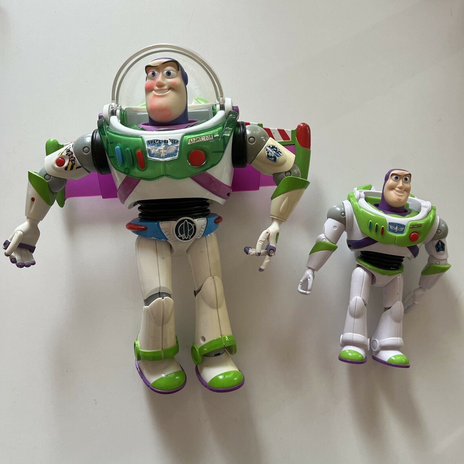 Disney Toy Story Turbo Glo Buzz Lightyear Deluxe Figure V0935 30cm & 7 ...