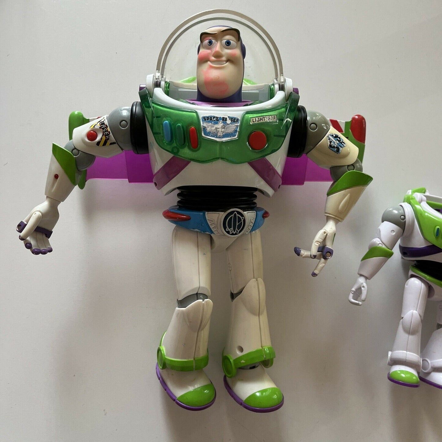 Disney Toy Story Turbo Glo Buzz Lightyear Deluxe Figure V0935 30cm & 7" 2018