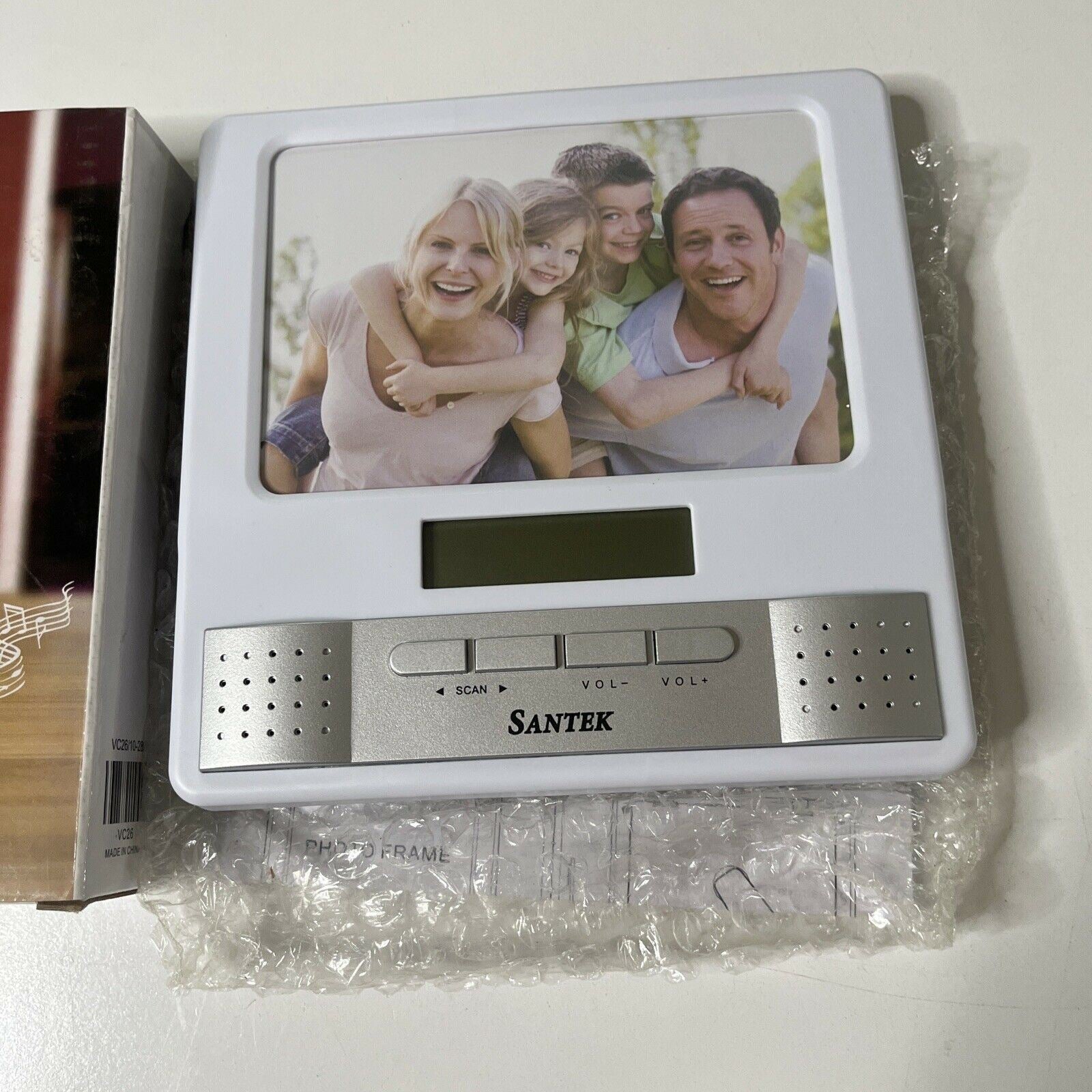 Santek Clock FM Radio & Photo Frame Retro Unit