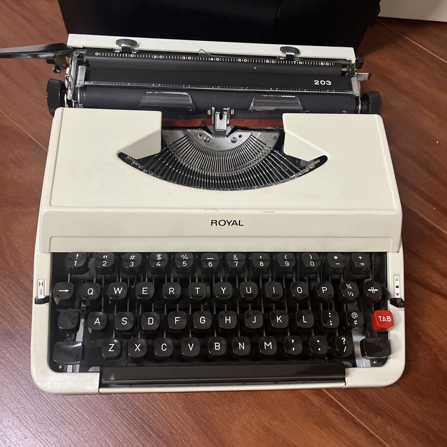 Royal 203 Manual Portable Typewriter *for parts or repair*