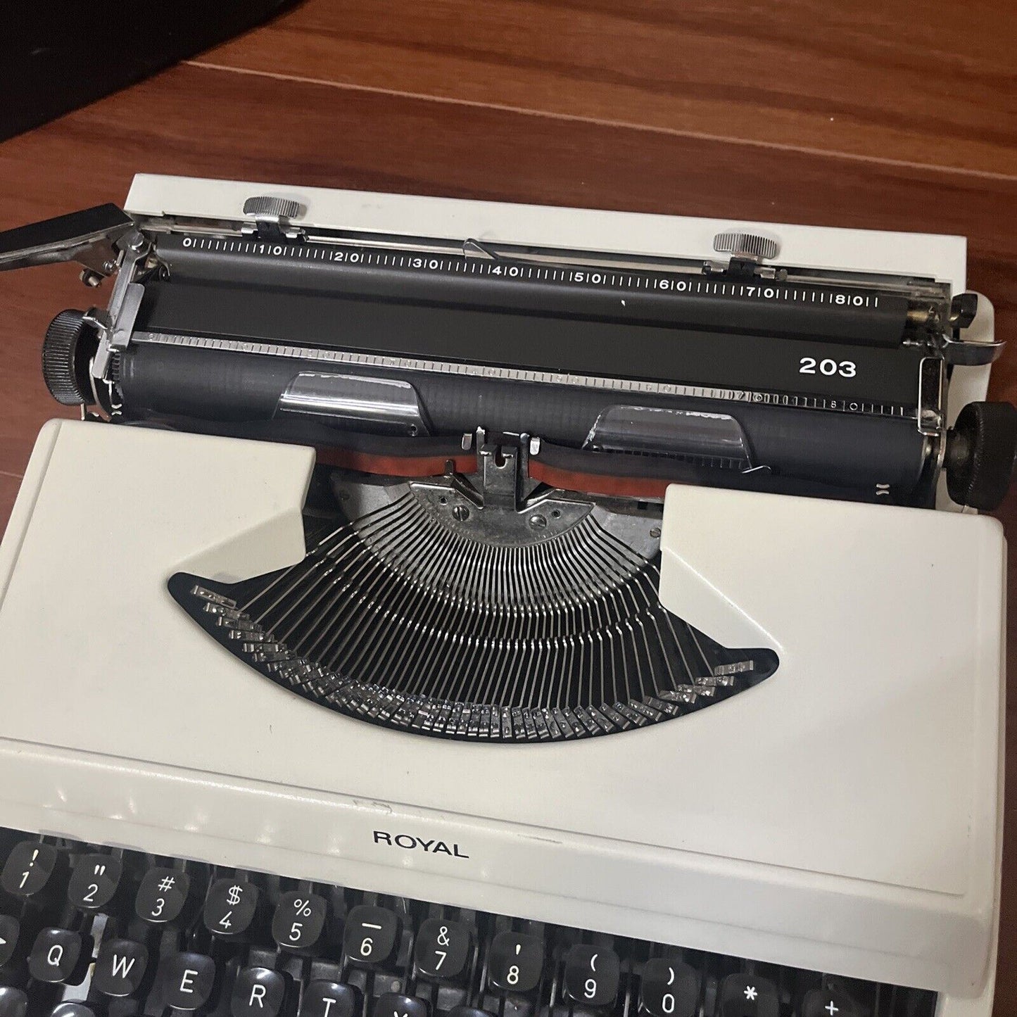 Royal 203 Manual Portable Typewriter *for parts or repair*