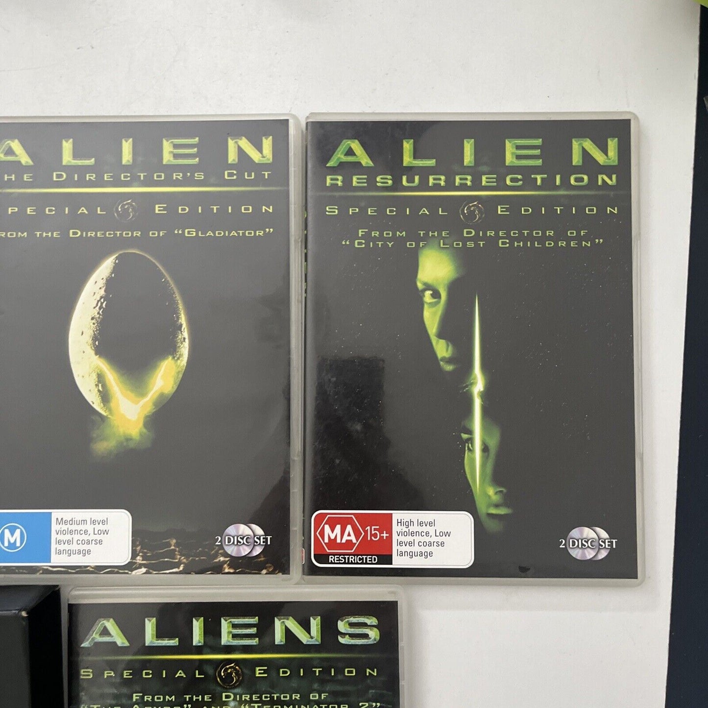 Alien Quadrilogy: Alien, Aliens, Alien 3, Alien 4 (DVD, 2008, 8-Disc ...