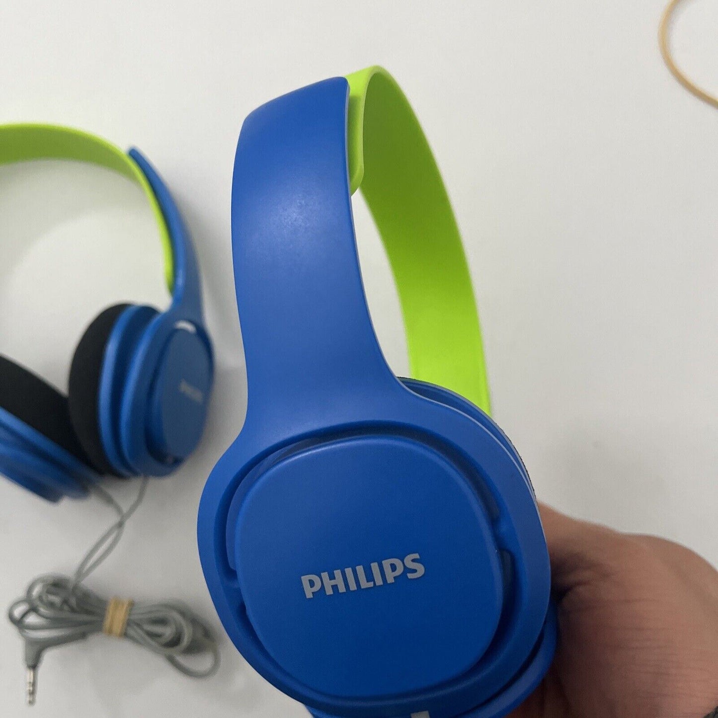 2x Philips Wired Headphones Blue Green NL5616LZ-400-SFH4