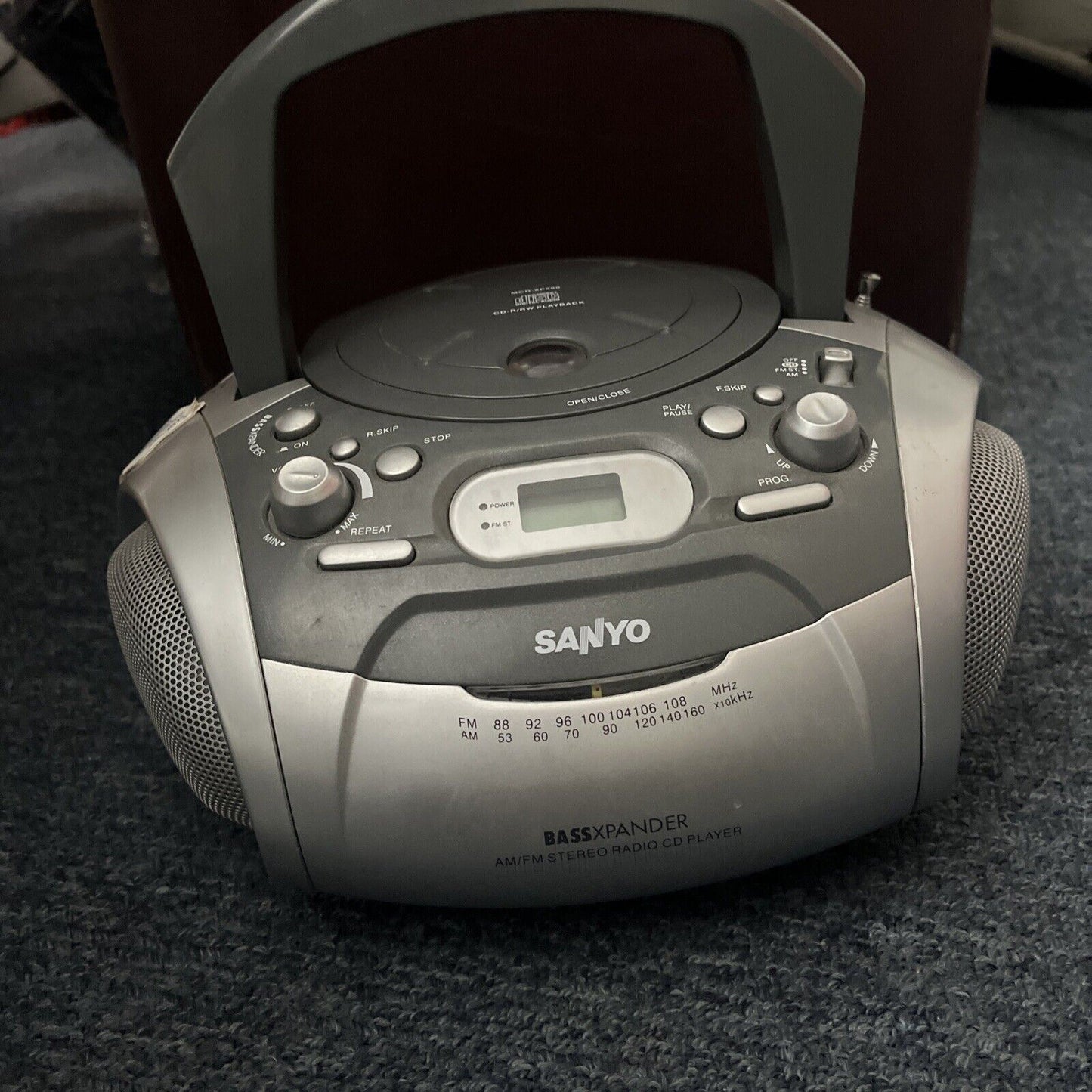 Sanyo Portable CD AM/FM Radio MCD-XP690