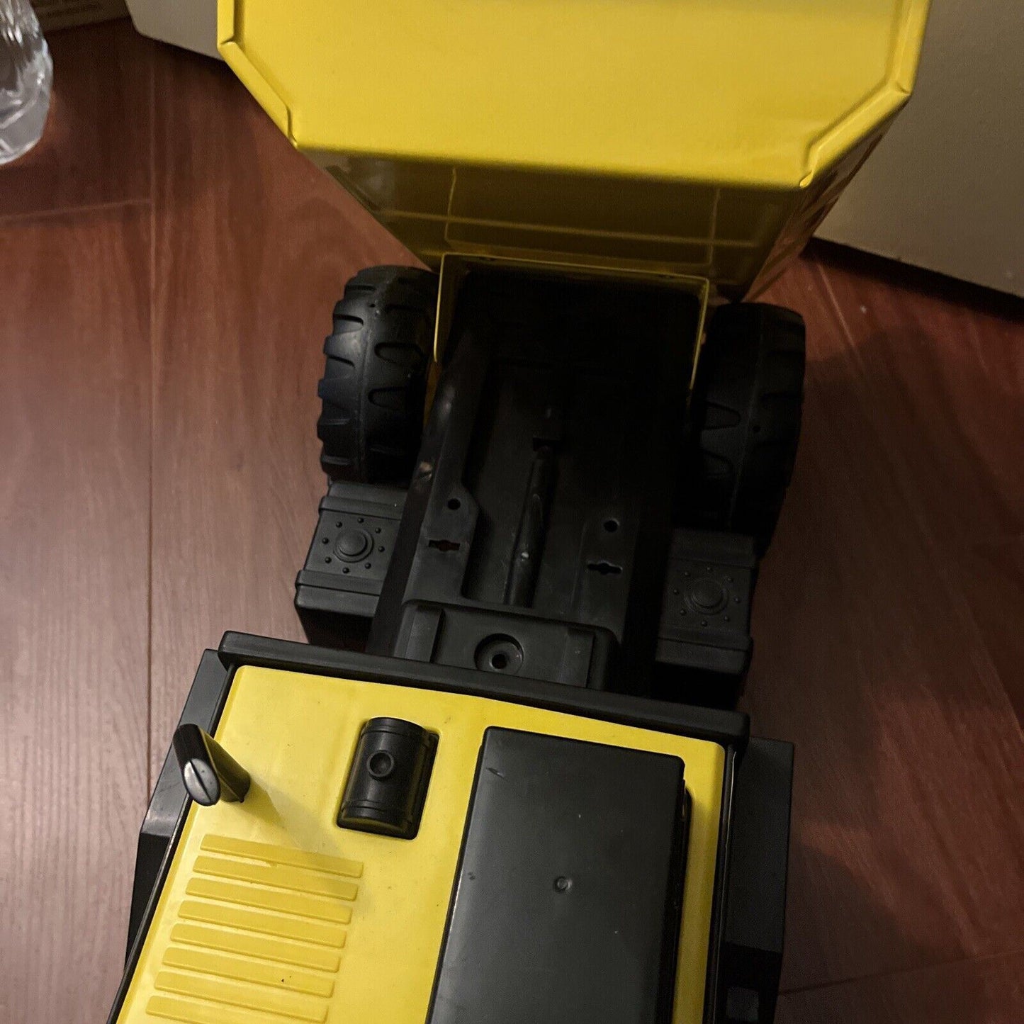 Tonka 952 Dump Truck Yellow Die Cast 2020 43cm Long