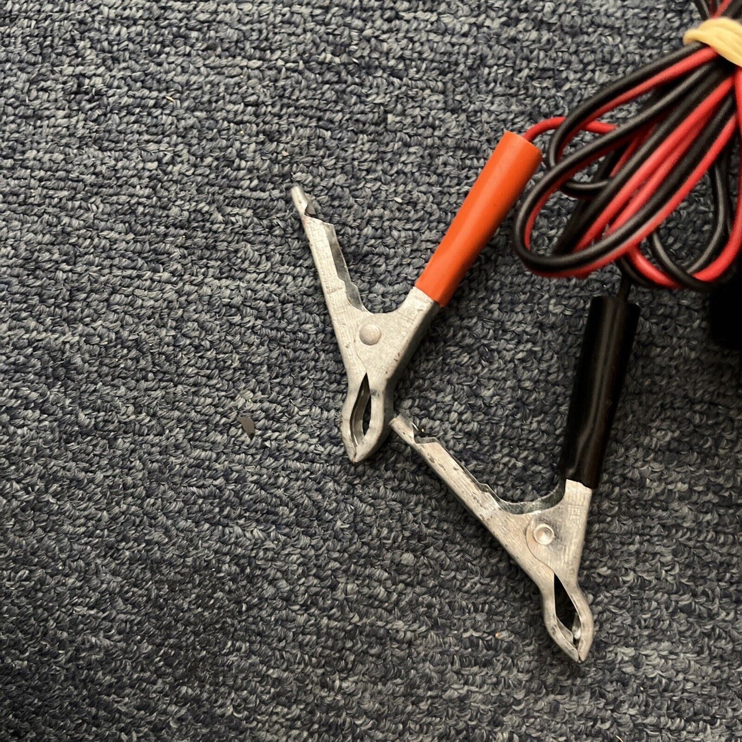 Battery Charger for Charging 12V Lead Acid Batteries Battery Link Haigh 2700mA