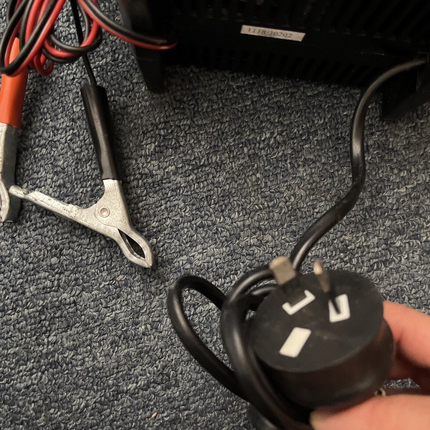 Battery Charger for Charging 12V Lead Acid Batteries Battery Link Haigh 2700mA