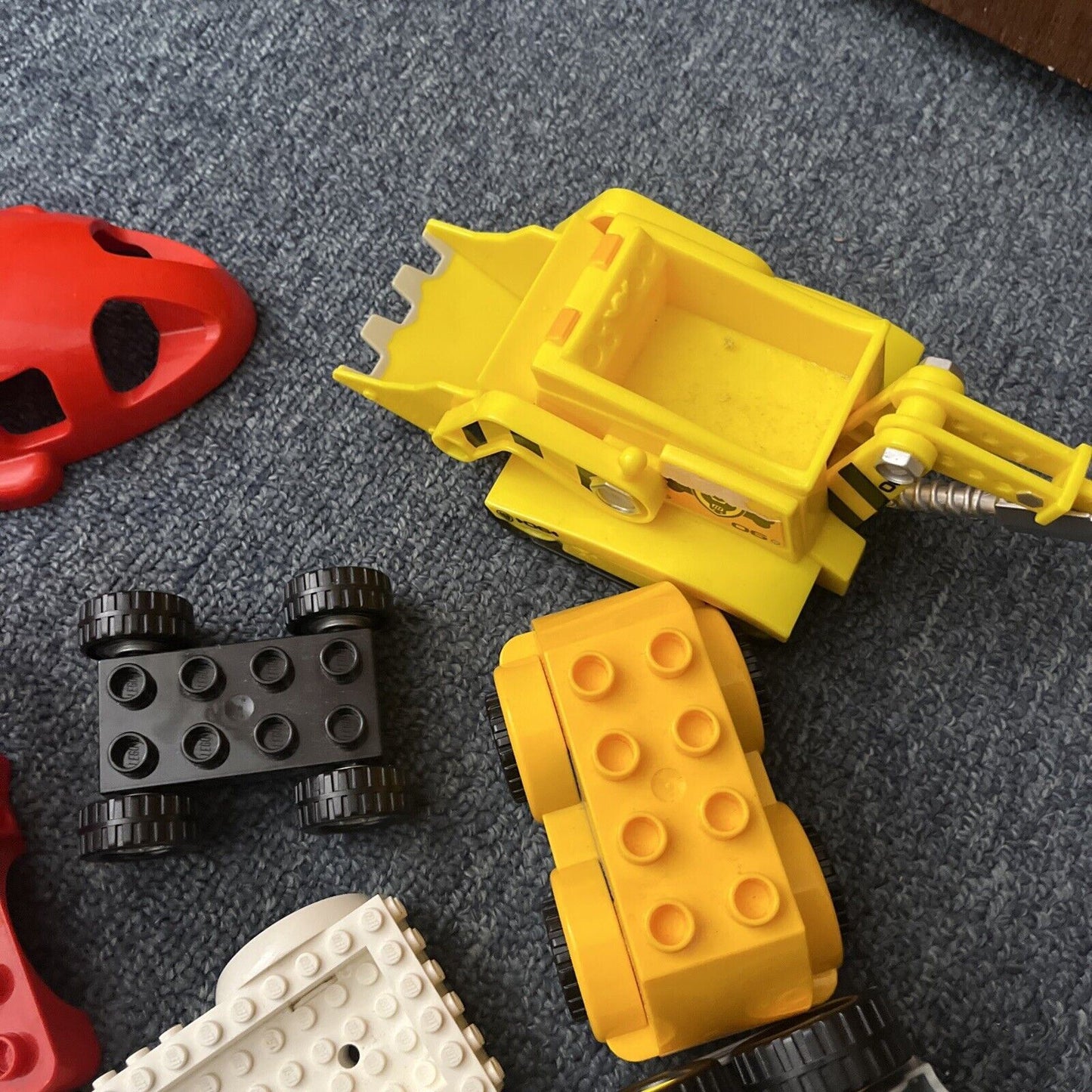 Lego Duplo 1kg Bulk Lot Vehicles, Planes, Boats and Parts