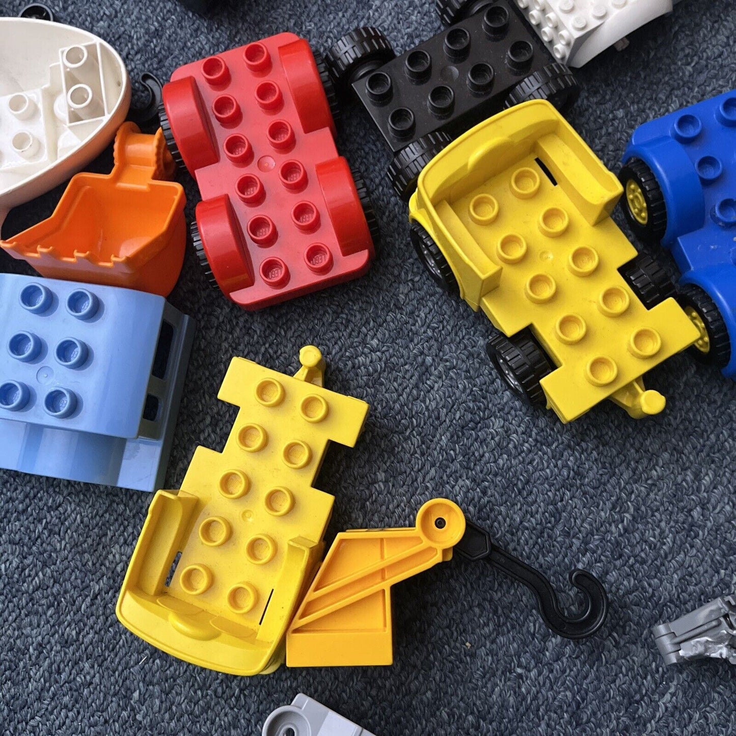 Lego Duplo 1kg Bulk Lot Vehicles, Planes, Boats and Parts