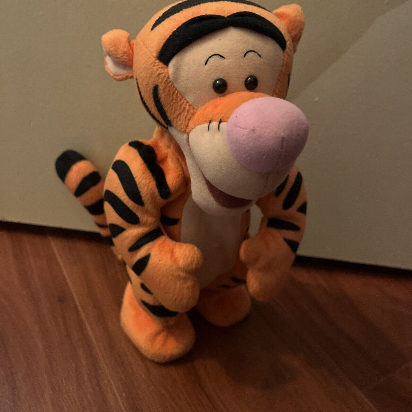 Tigger Jumping and Talking Figure 1998 Mattel 31cm