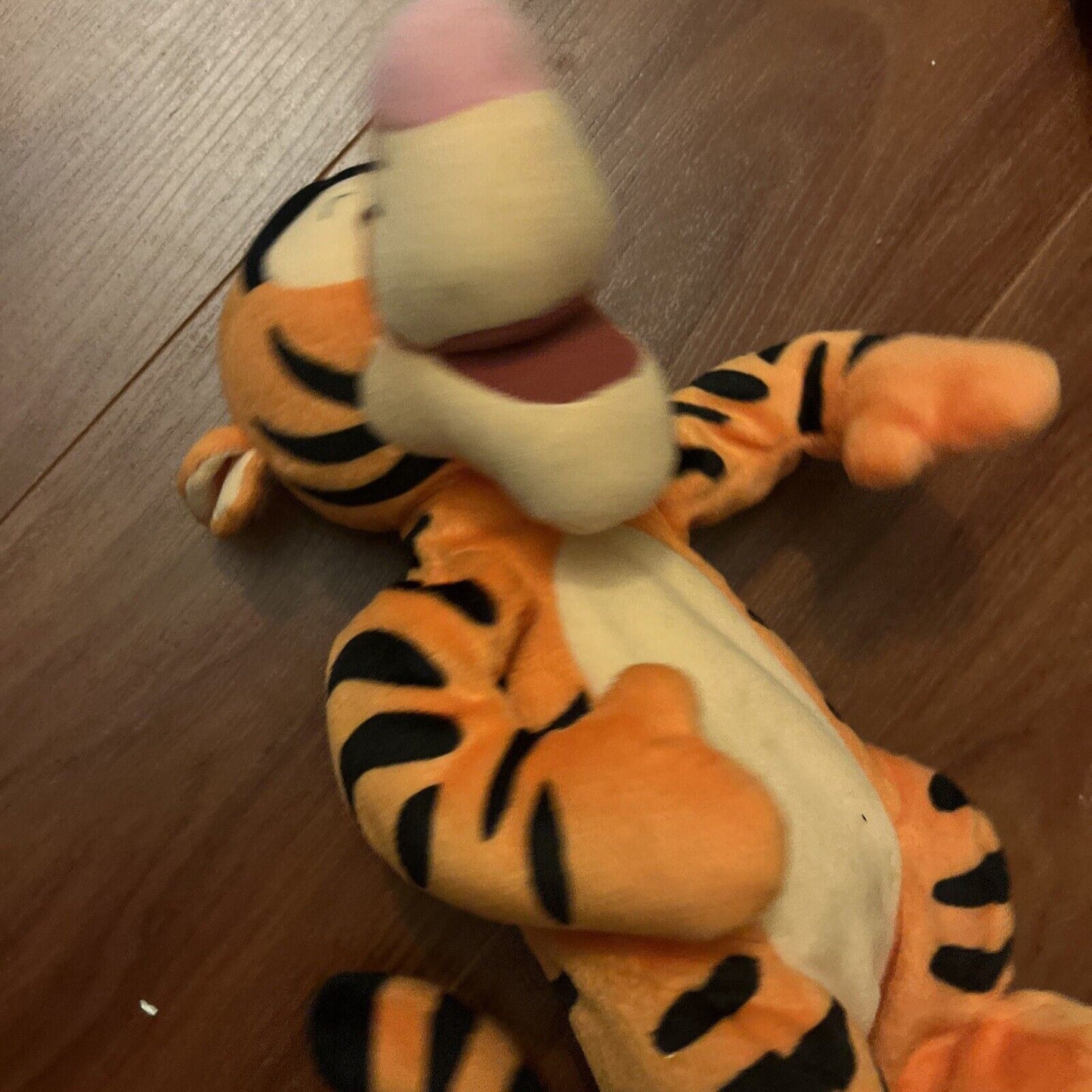 Tigger Jumping and Talking Figure 1998 Mattel 31cm