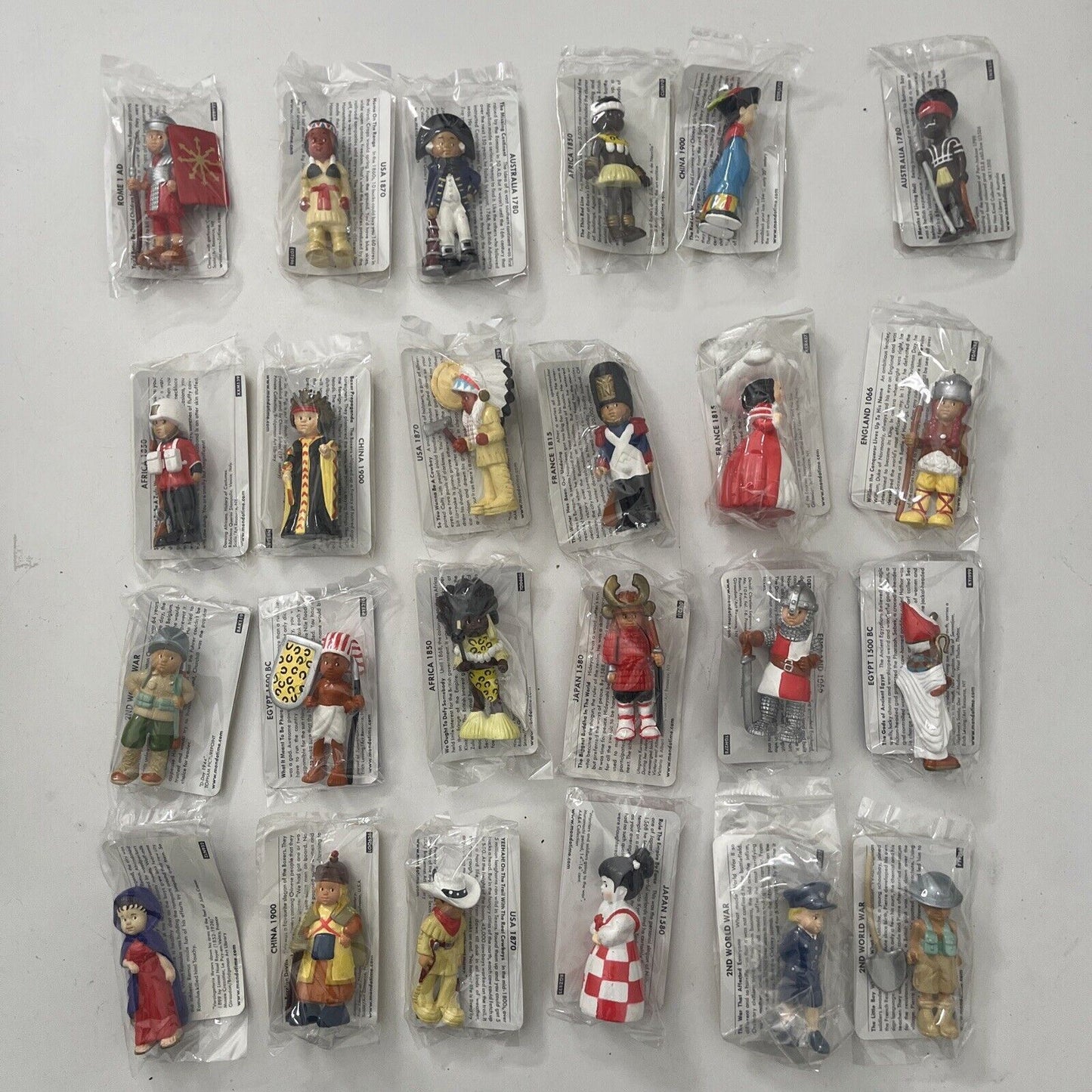 24x Mondotime Mini Figure