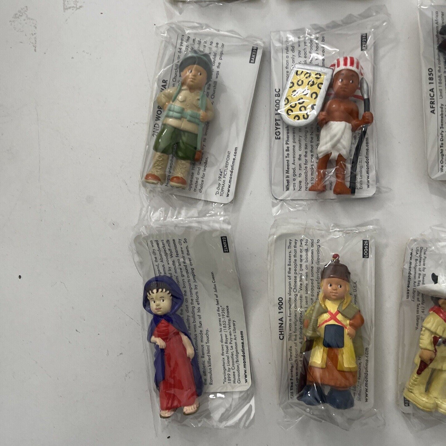 24x Mondotime Mini Figure