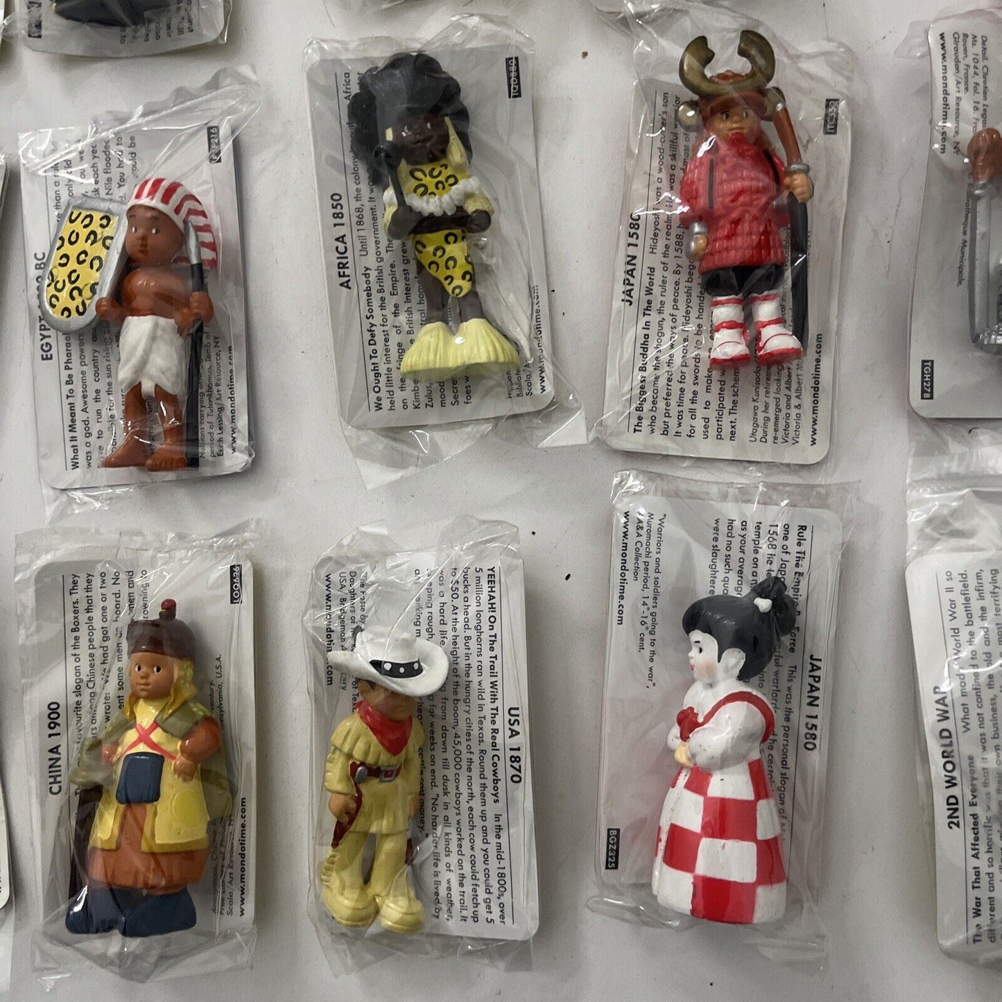 24x Mondotime Mini Figure