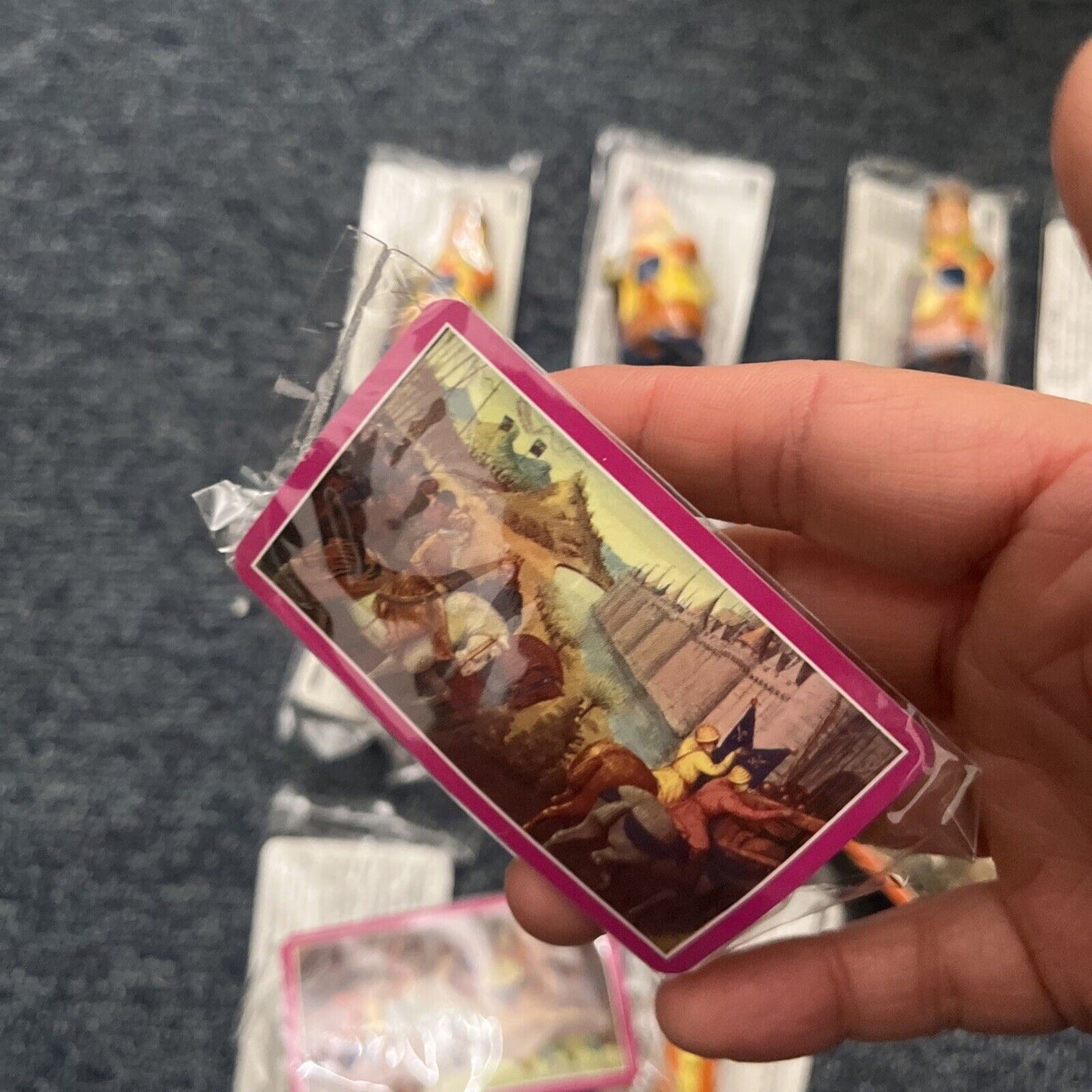 24x Mondotime Mini Action Figures