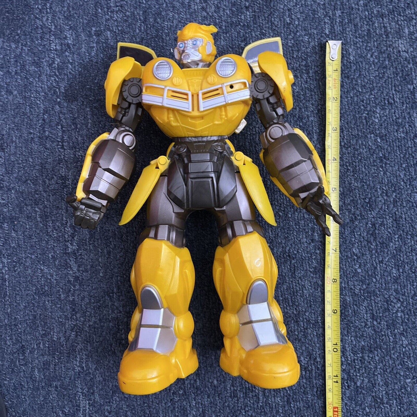 Bumblebee Transformer Dancing and Sound 10" Action Figure Hasbro C-0860