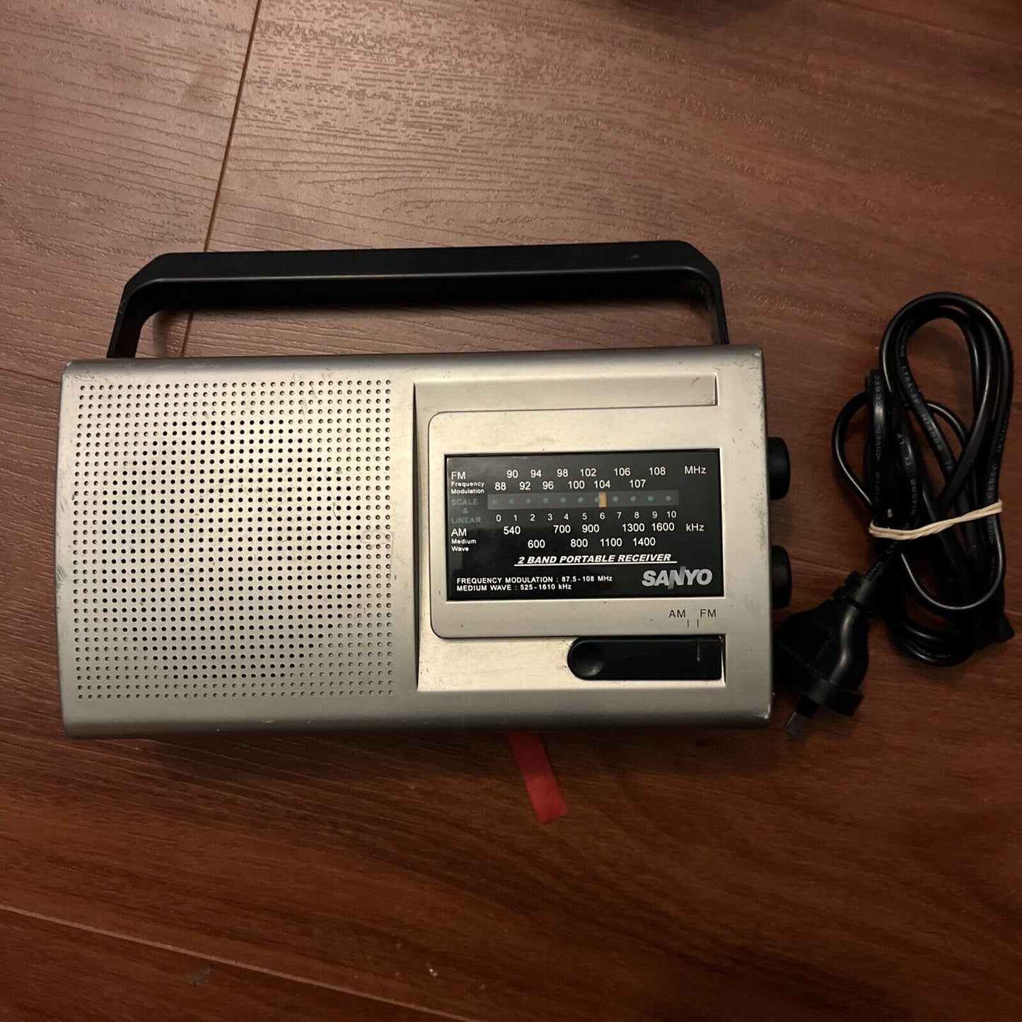 Sanyo RP6169 AM/FM Portable Radio *Battery Cover missing*