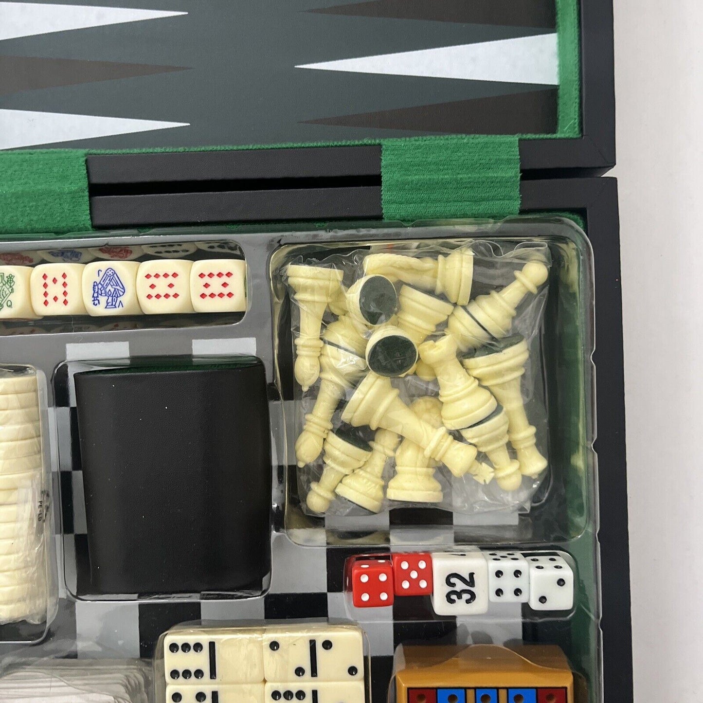 Colorado Hustle Box: Backgammon, Chess, Cribbade, Dominoes, Checkers, Poker