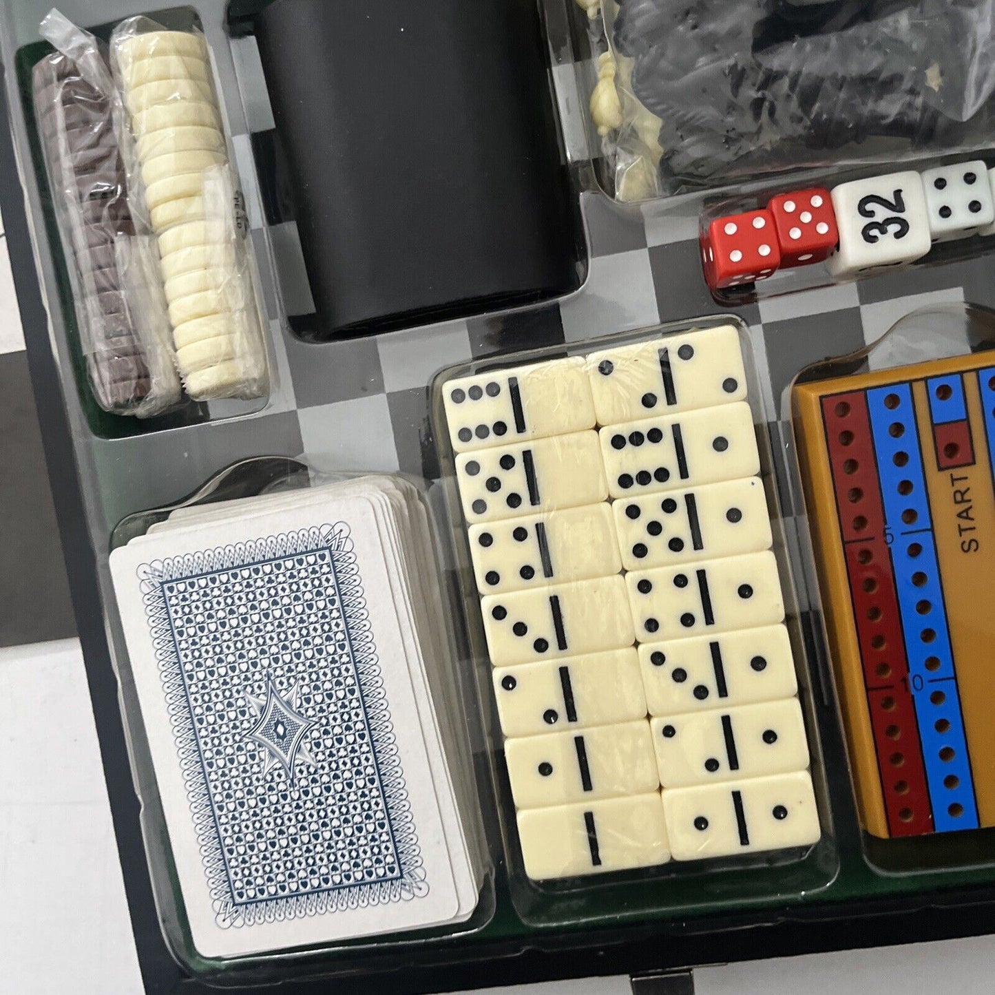 Colorado Hustle Box: Backgammon, Chess, Cribbade, Dominoes, Checkers, Poker