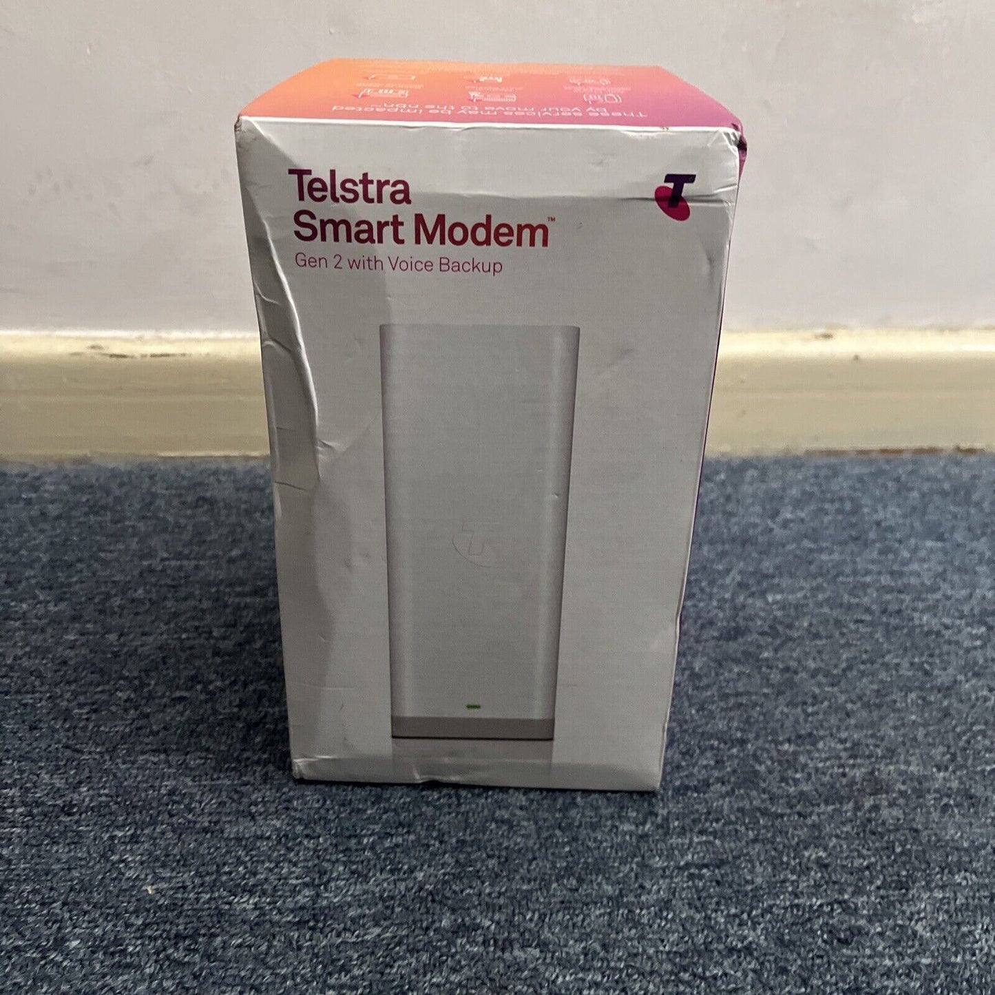 Telstra LH1000 600 Mbps 4-Port Wi-Fi Hotspot Modem