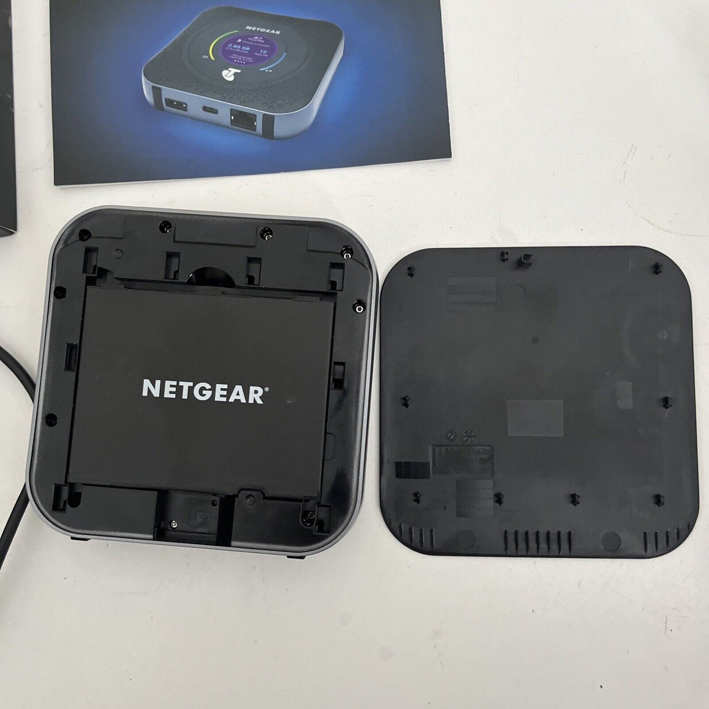 Telstra Netgear Nighthawk M1 4gx Gigabit LTE Mobile Router *Telstra Locked*