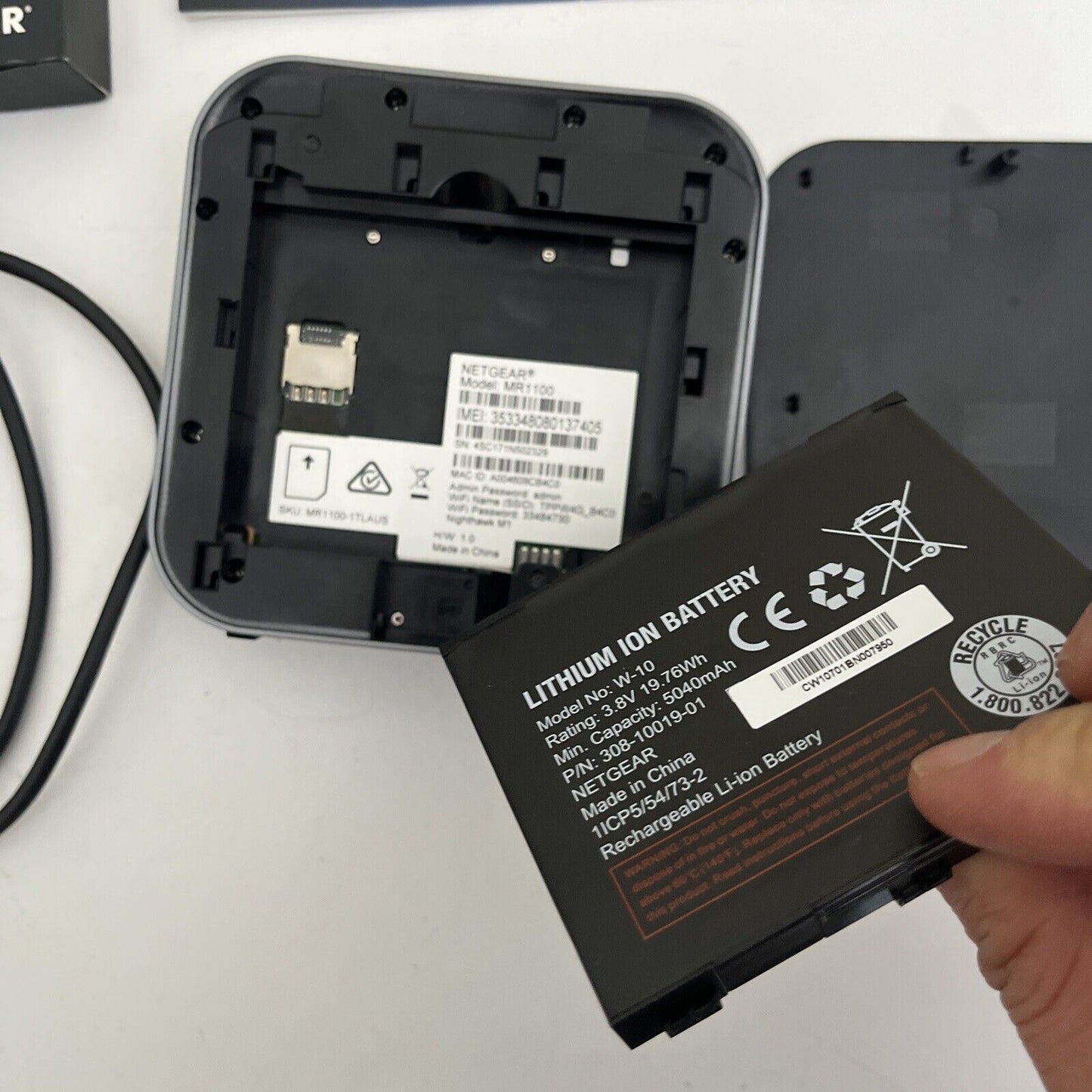 Telstra Netgear Nighthawk M1 4gx Gigabit LTE Mobile Router *Telstra Locked*